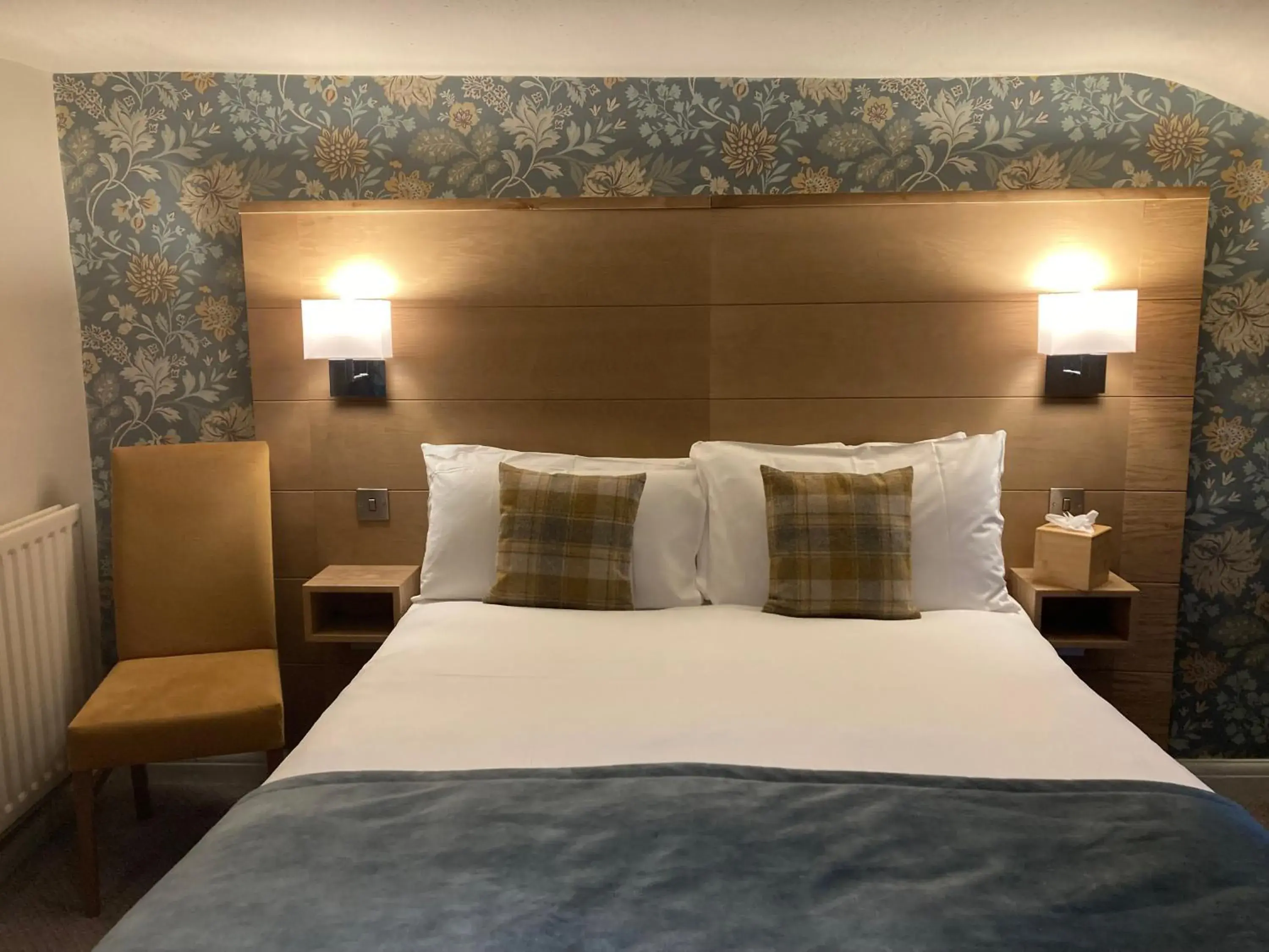 Small Double Room in Snooty Fox Small Double Room in Snooty Fox