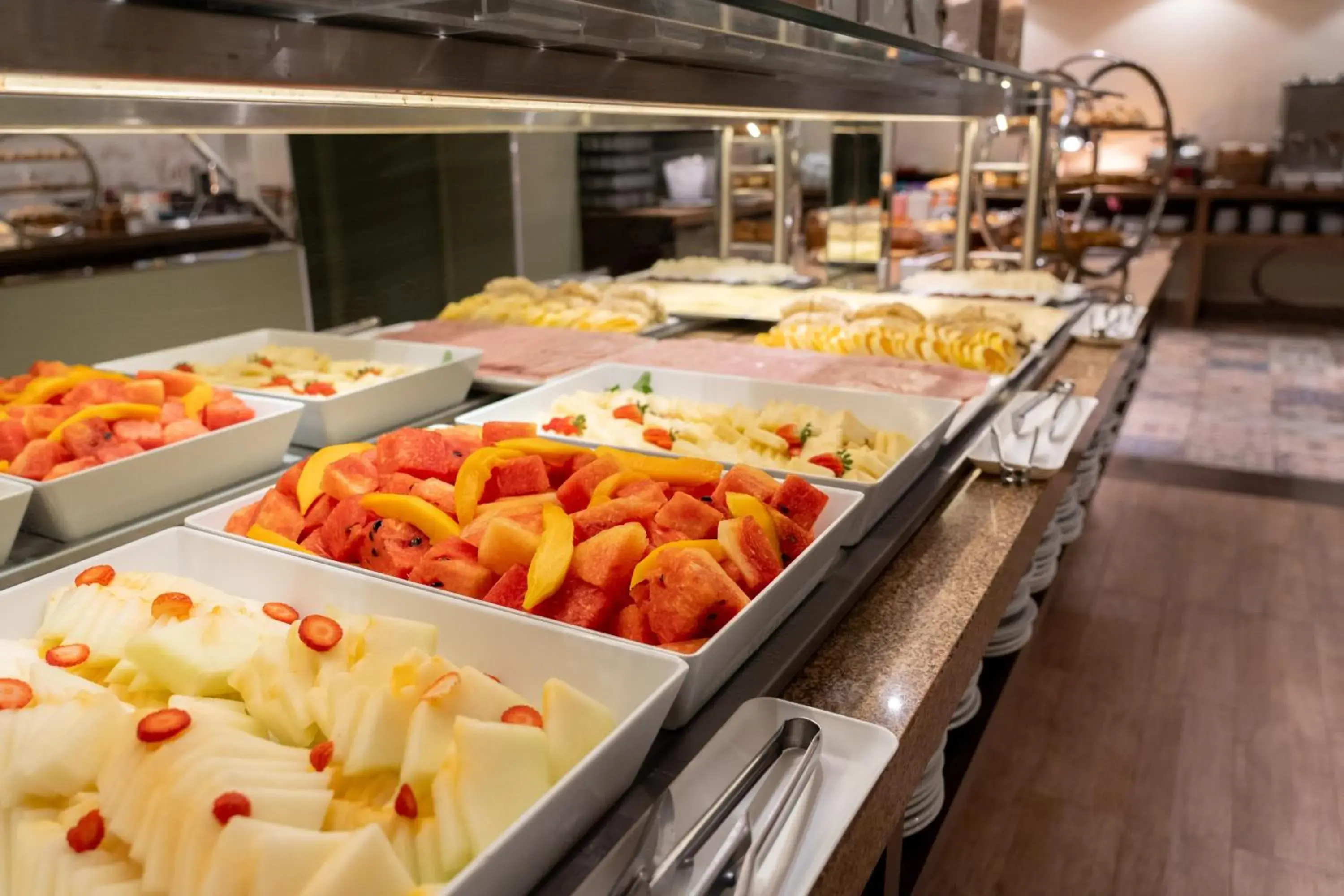 Buffet breakfast in Del Rey Quality Hotel Buffet breakfast in Del Rey Quality Hotel