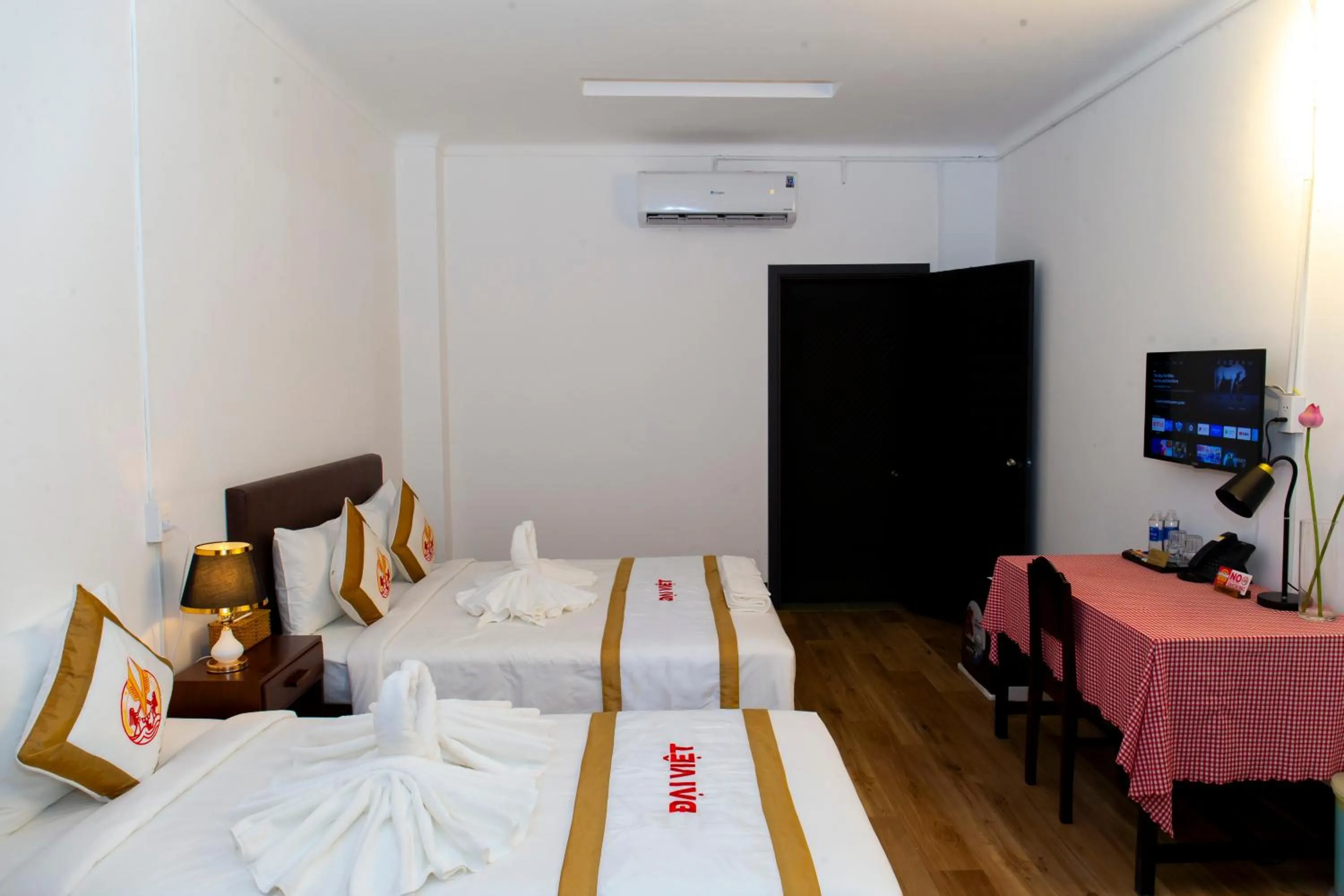 Bed in THE RICE HOTEL Nong Thon Dai Viet 131 Bui Vien