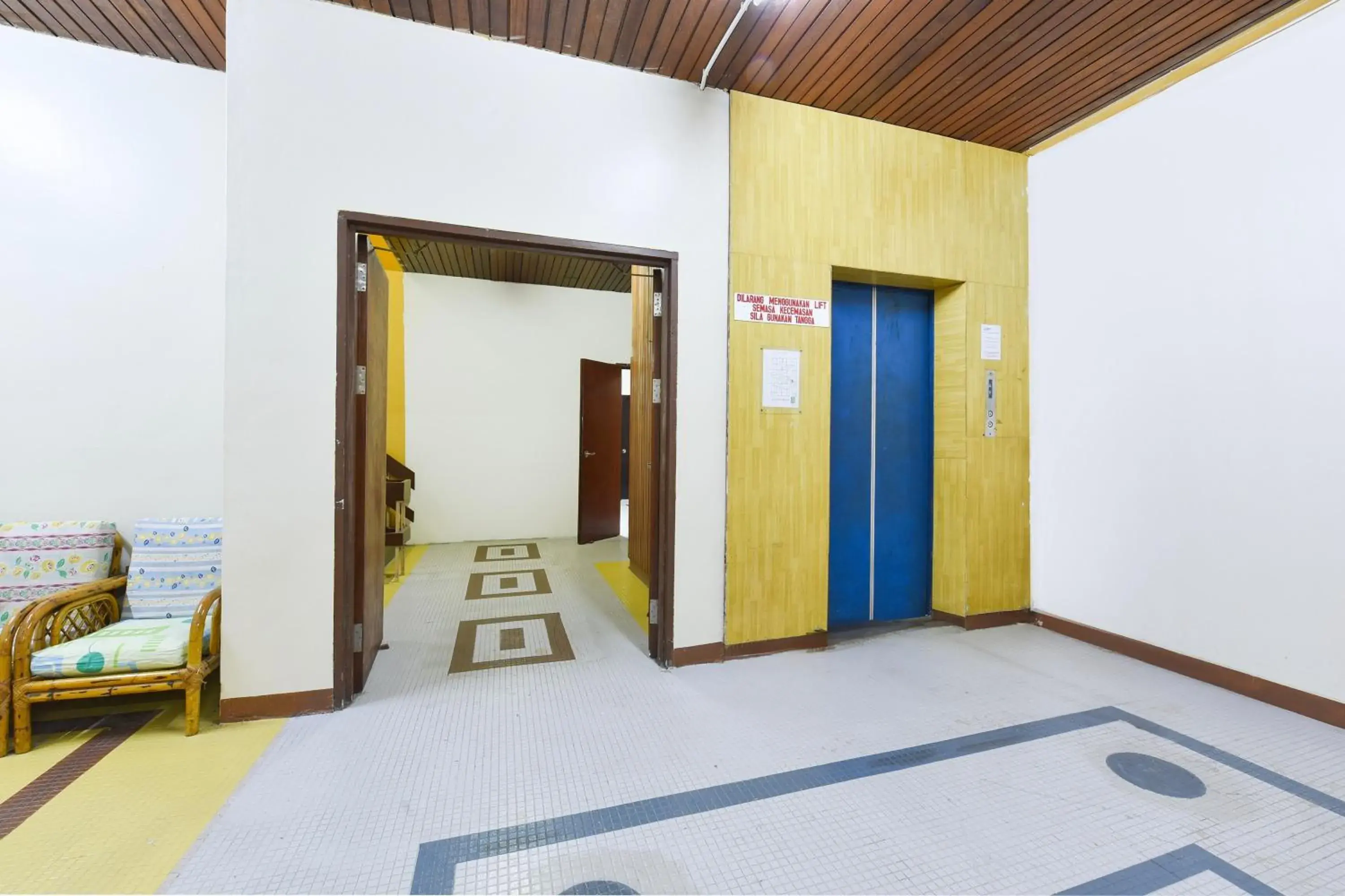 Lobby or reception in OYO 91052 Hotel Kenangan Lobby or reception in OYO 91052 Hotel Kenangan