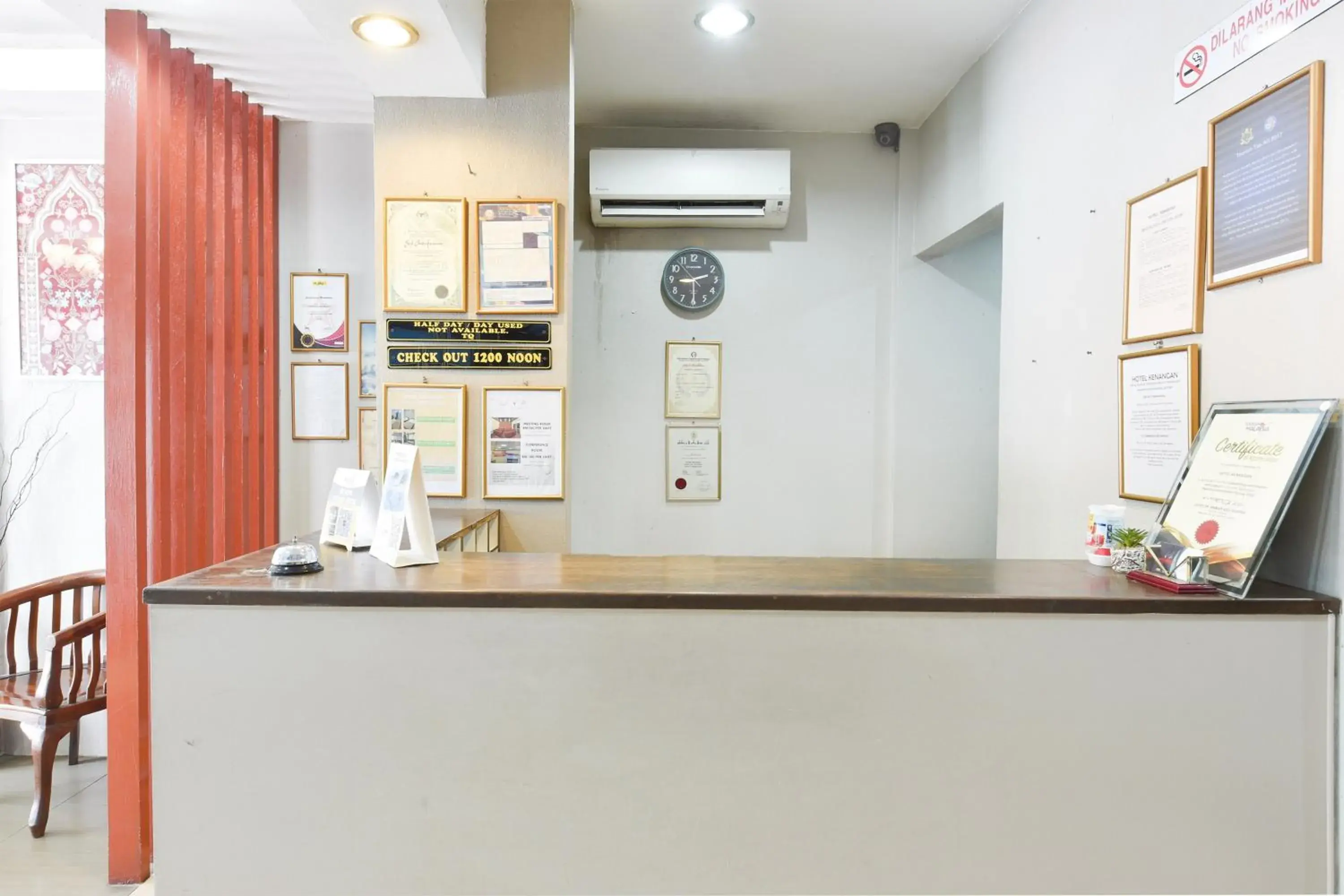 Lobby or reception in OYO 91052 Hotel Kenangan Lobby or reception in OYO 91052 Hotel Kenangan