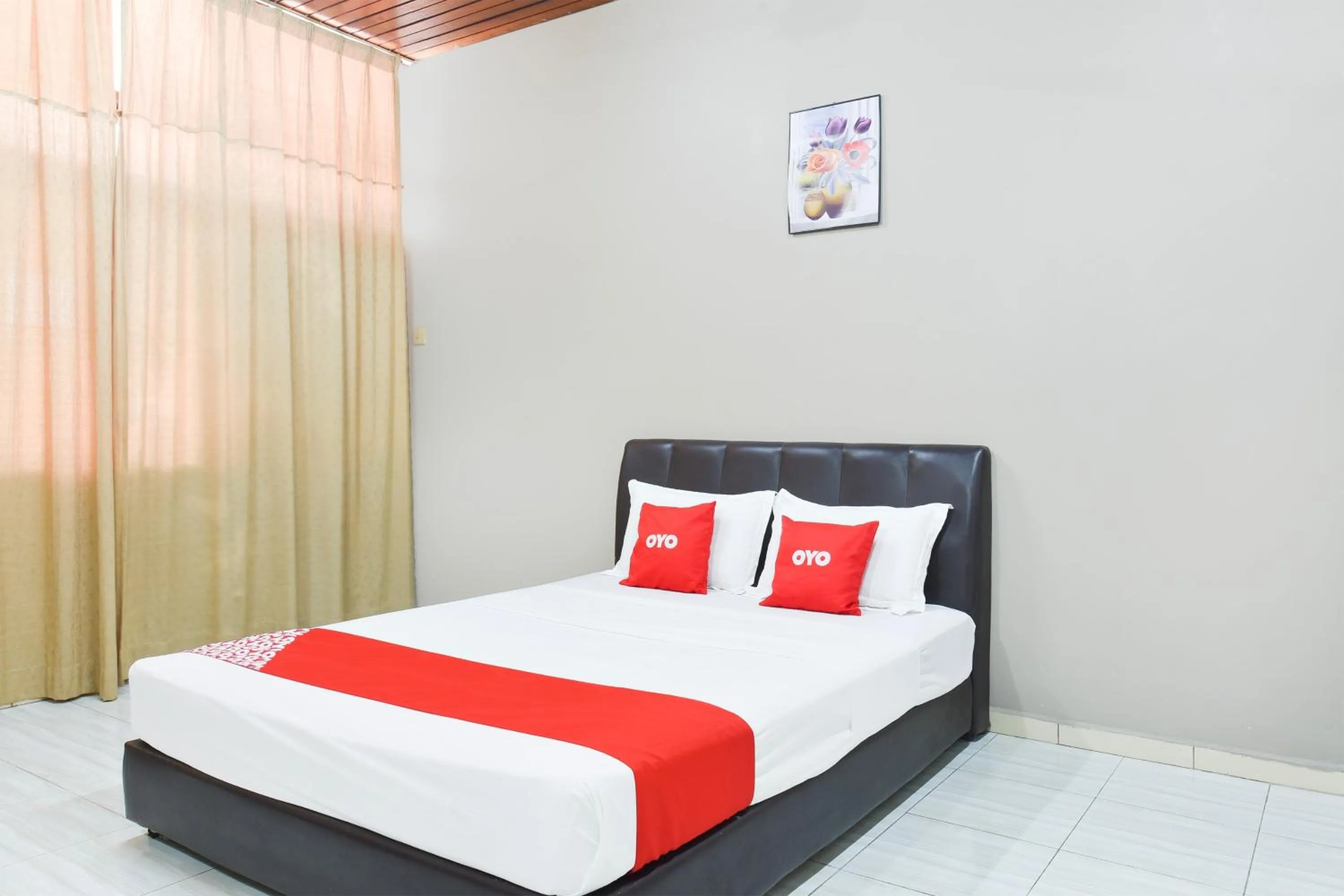 Bedroom in OYO 91052 Hotel Kenangan