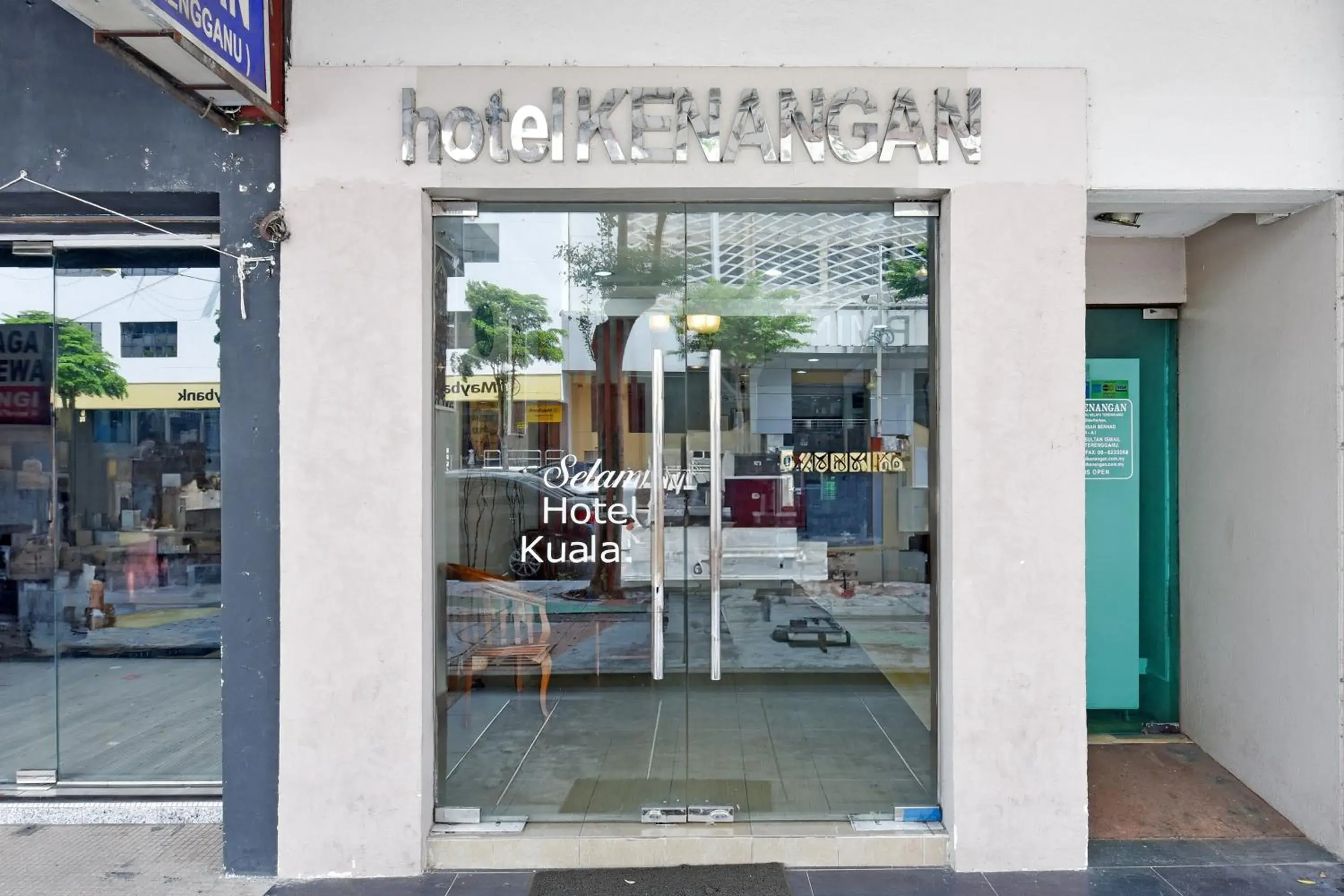 Facade/entrance in OYO 91052 Hotel Kenangan Facade/entrance in OYO 91052 Hotel Kenangan