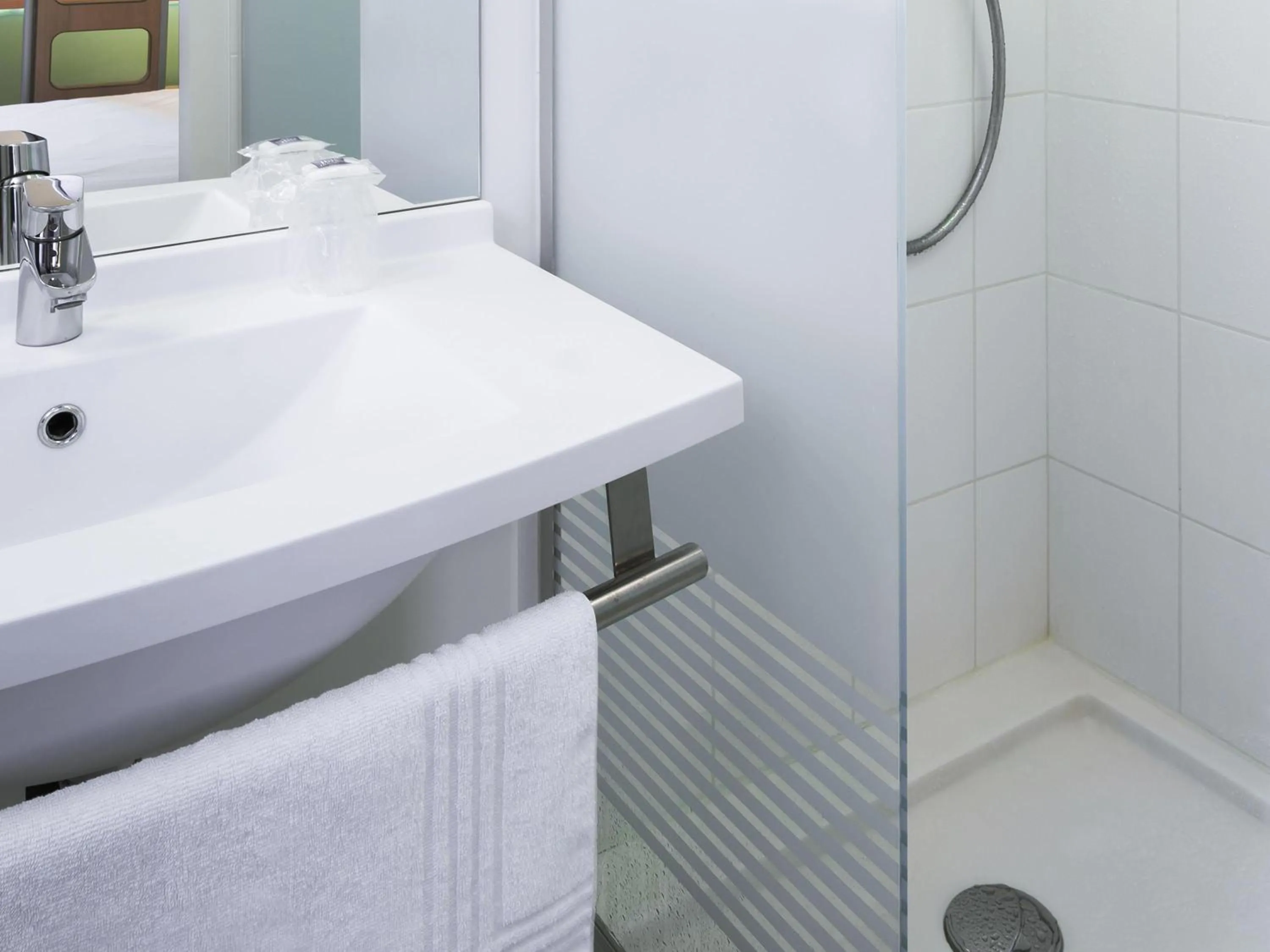 Bedroom in Ibis Budget Valence Sud