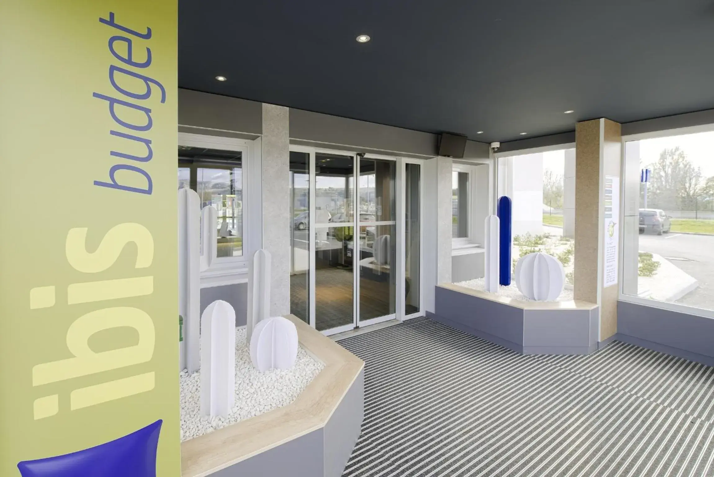 Facade/entrance in Ibis Budget Valence Sud Facade/entrance in Ibis Budget Valence Sud