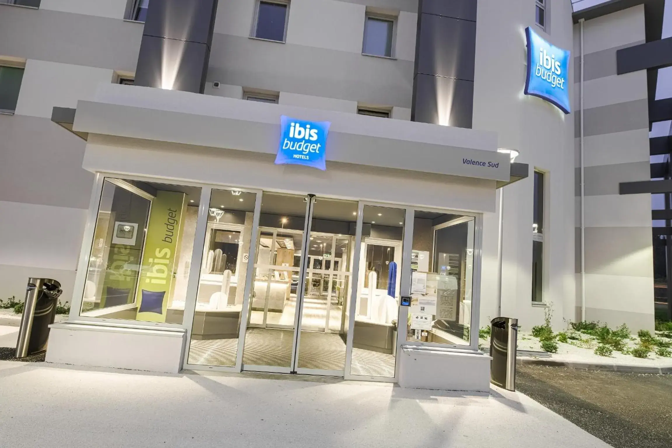 Facade/entrance in Ibis Budget Valence Sud Facade/entrance in Ibis Budget Valence Sud