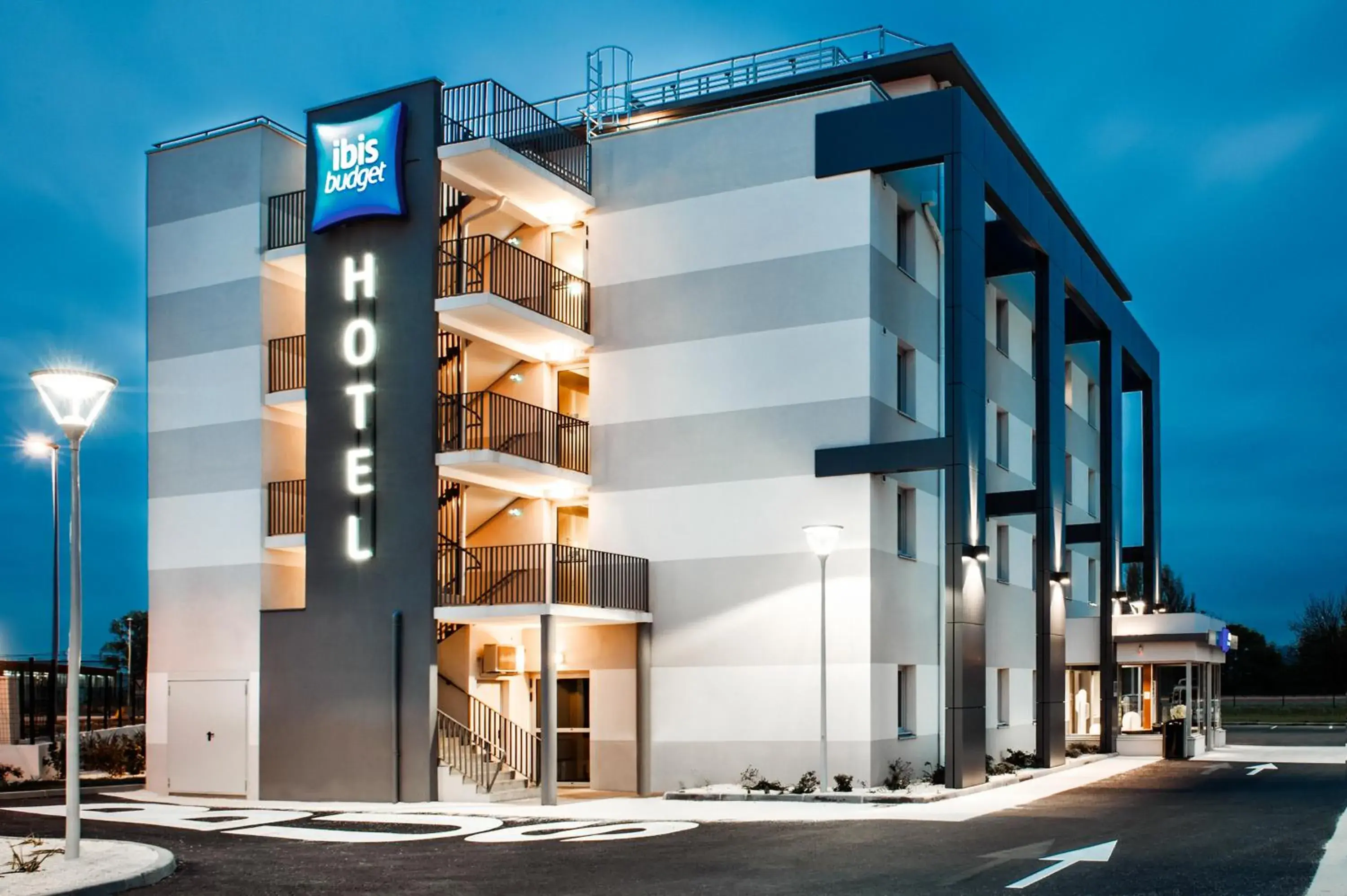 Facade/entrance in Ibis Budget Valence Sud Facade/entrance in Ibis Budget Valence Sud