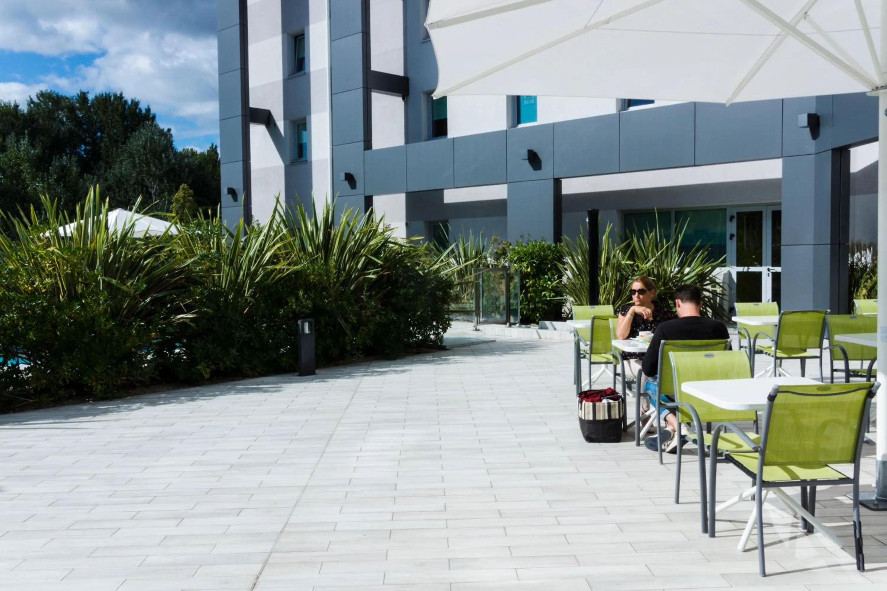 Patio in Ibis Budget Valence Sud