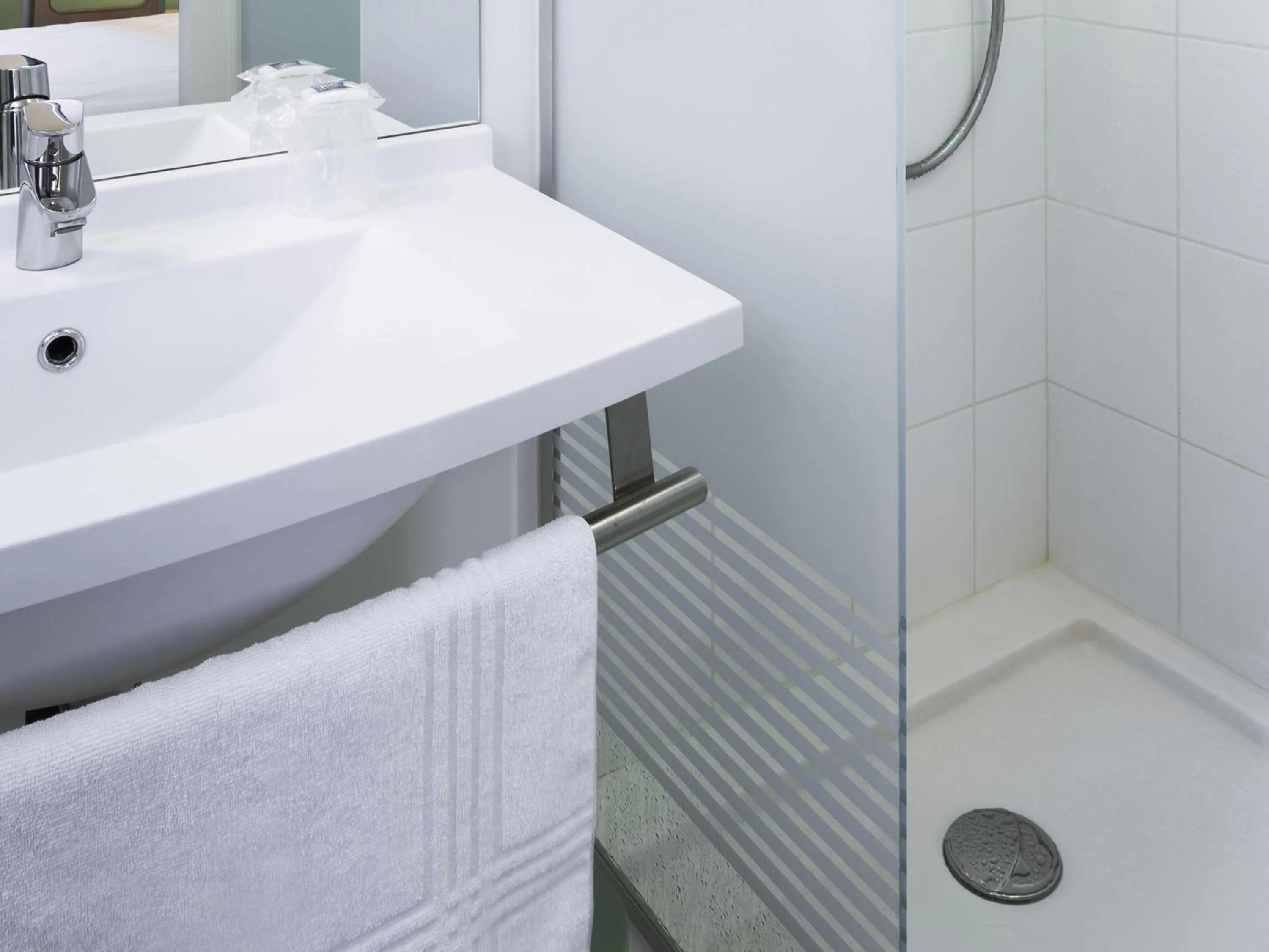 Bedroom in Ibis Budget Valence Sud