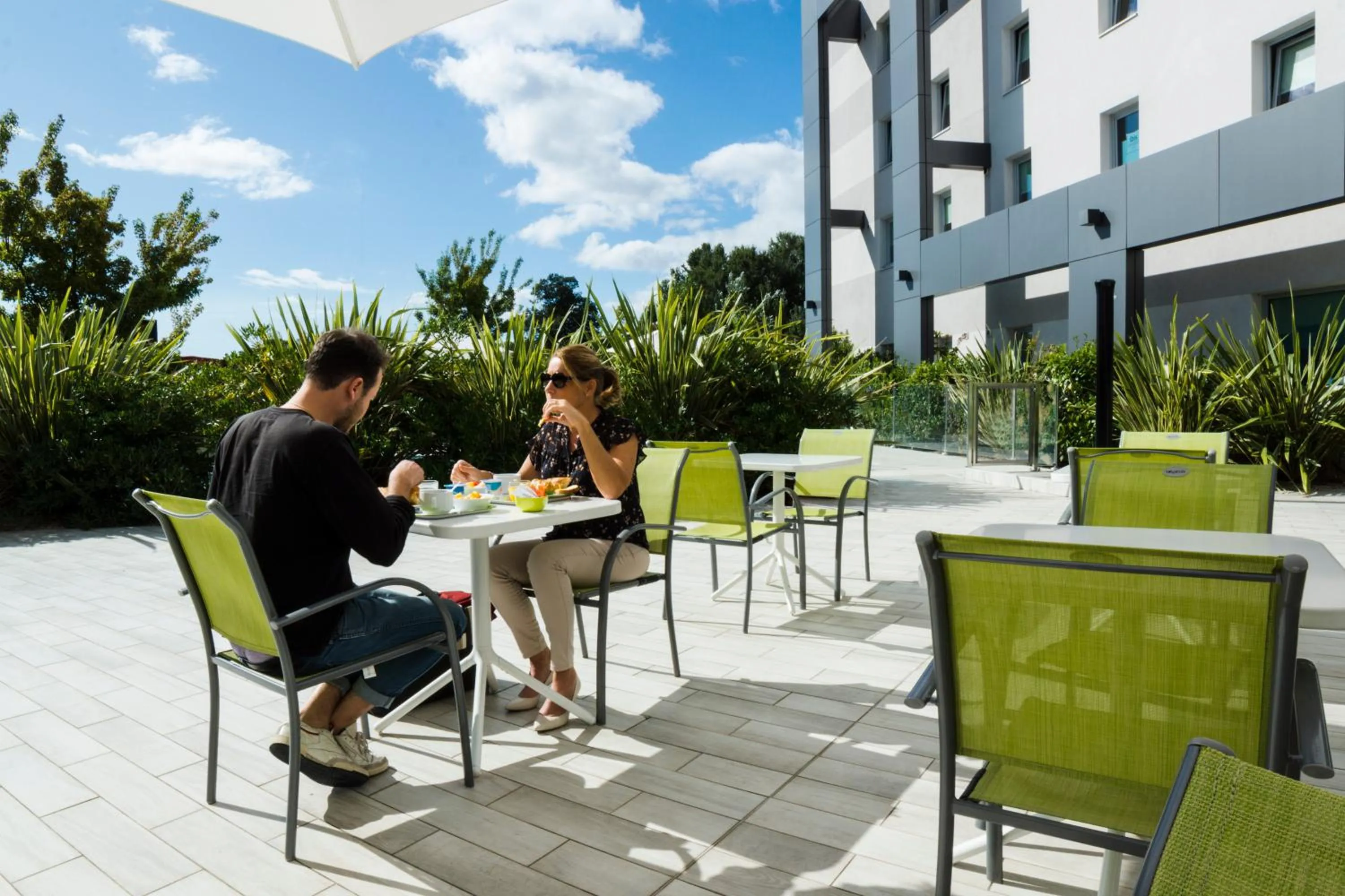 Patio in Ibis Budget Valence Sud