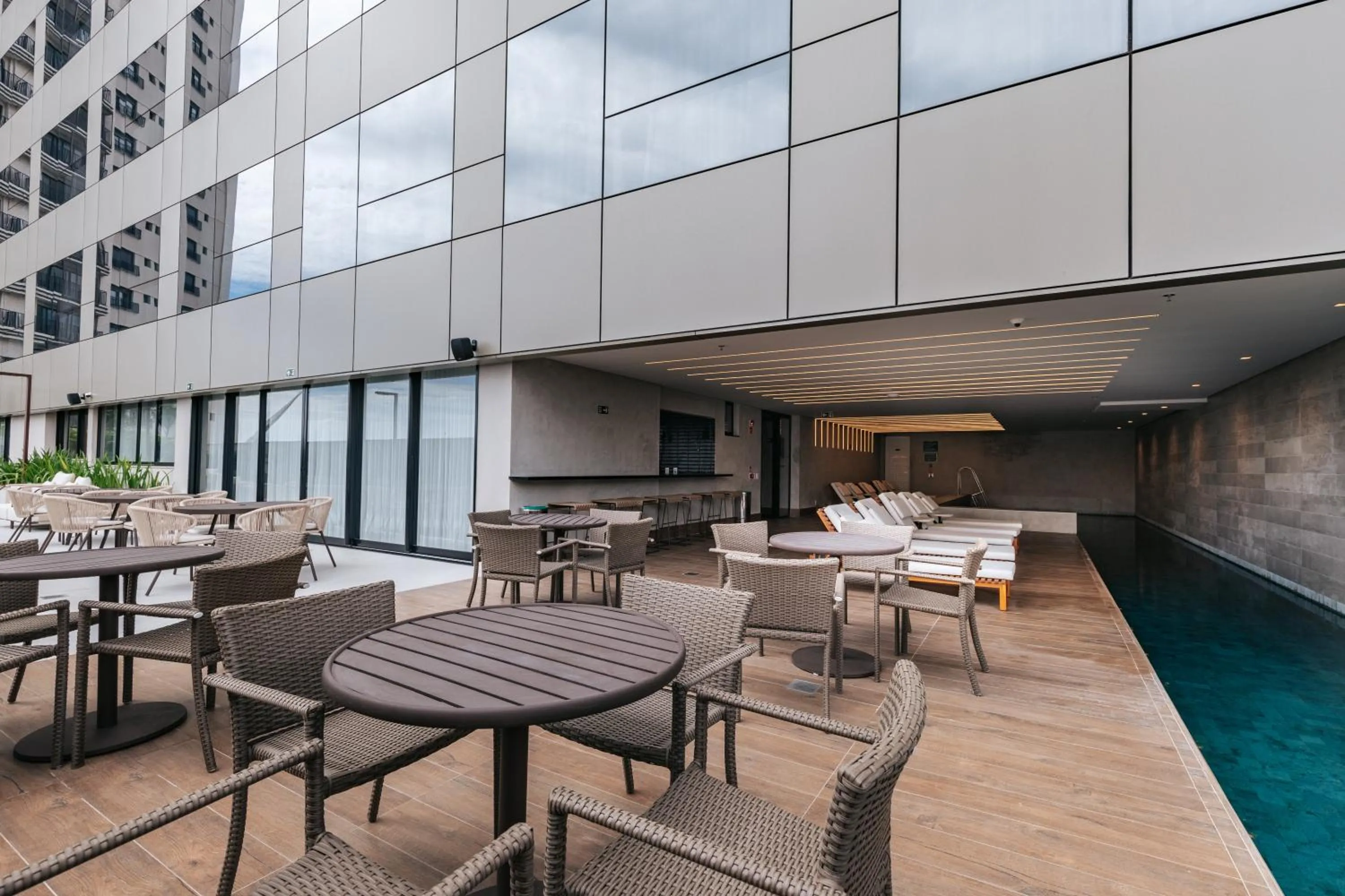 Swimming pool in WTC Goiânia Stay & Hotel by Atlantica