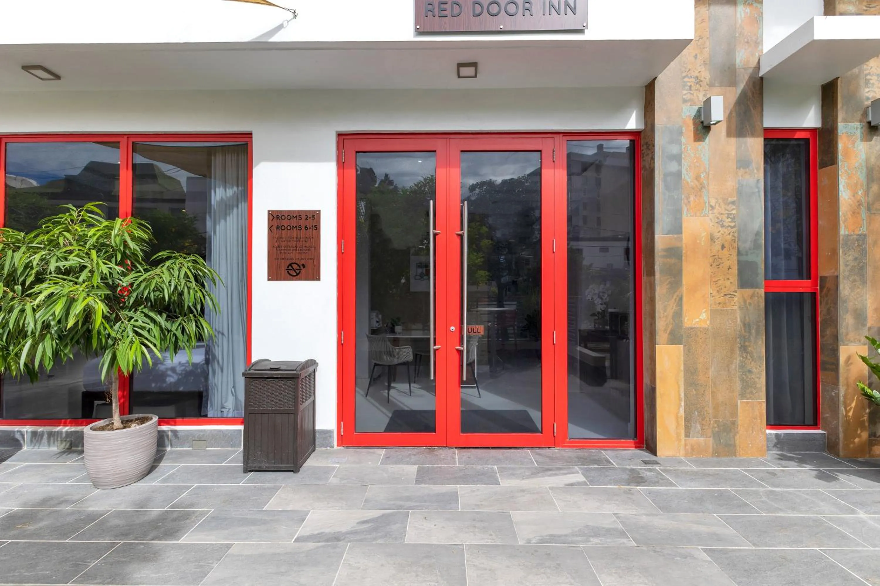 Facade/entrance in Red Door Inn