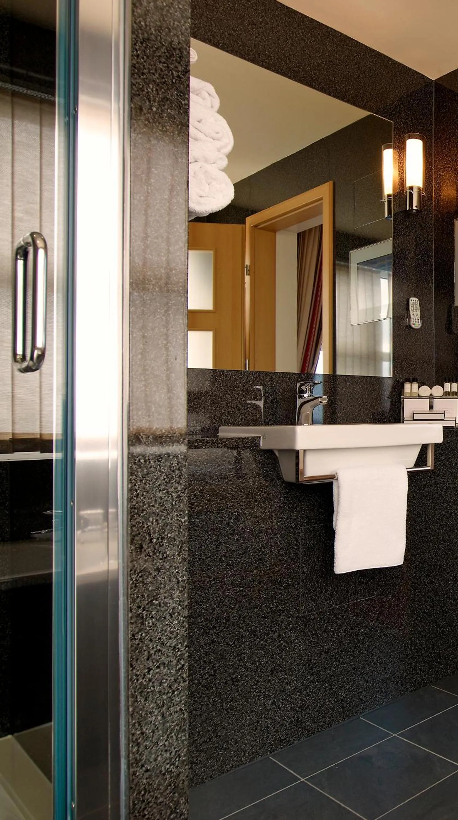 Bathroom in St Giles London – A St Giles Hotel