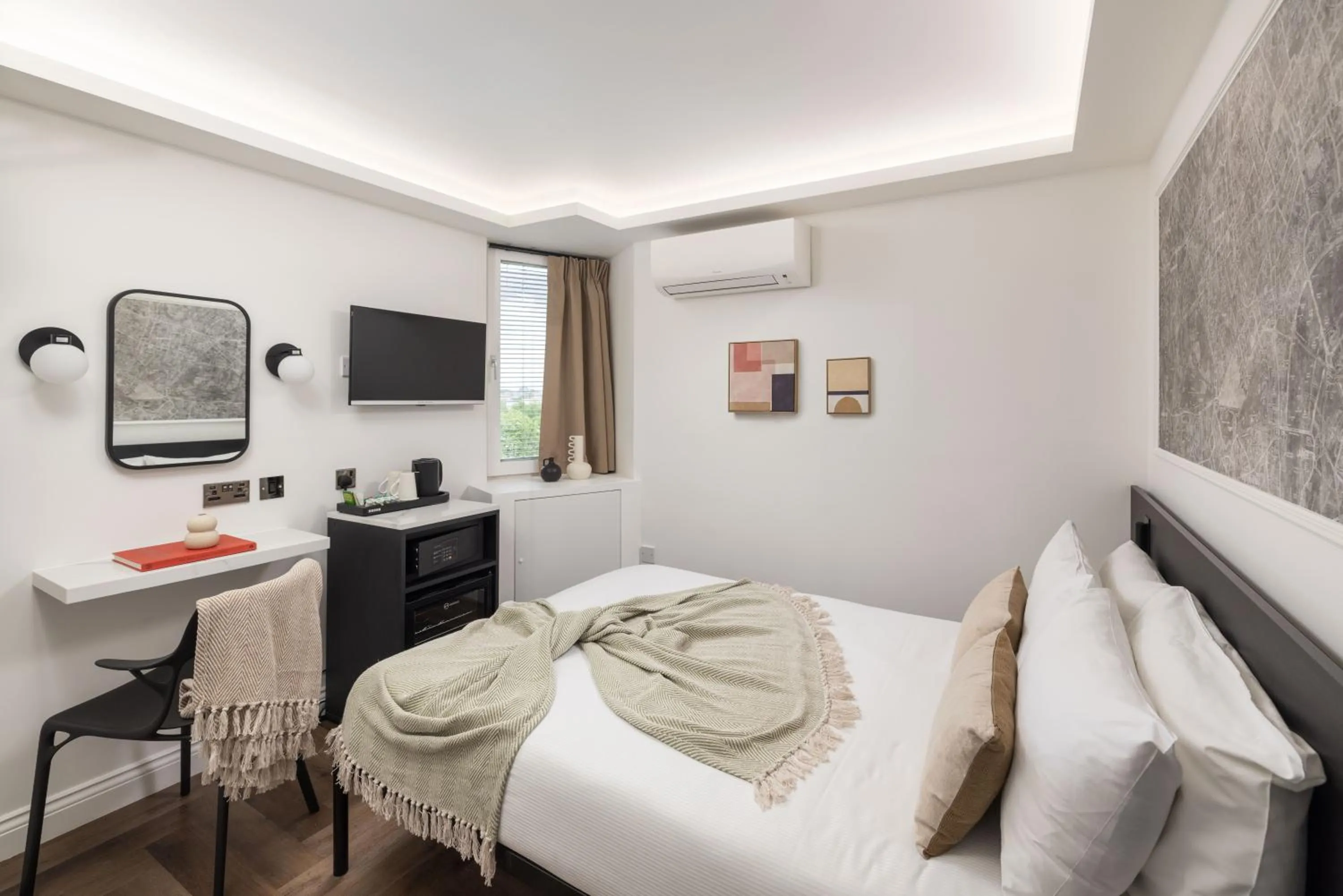 Bed in St Giles London – A St Giles Hotel