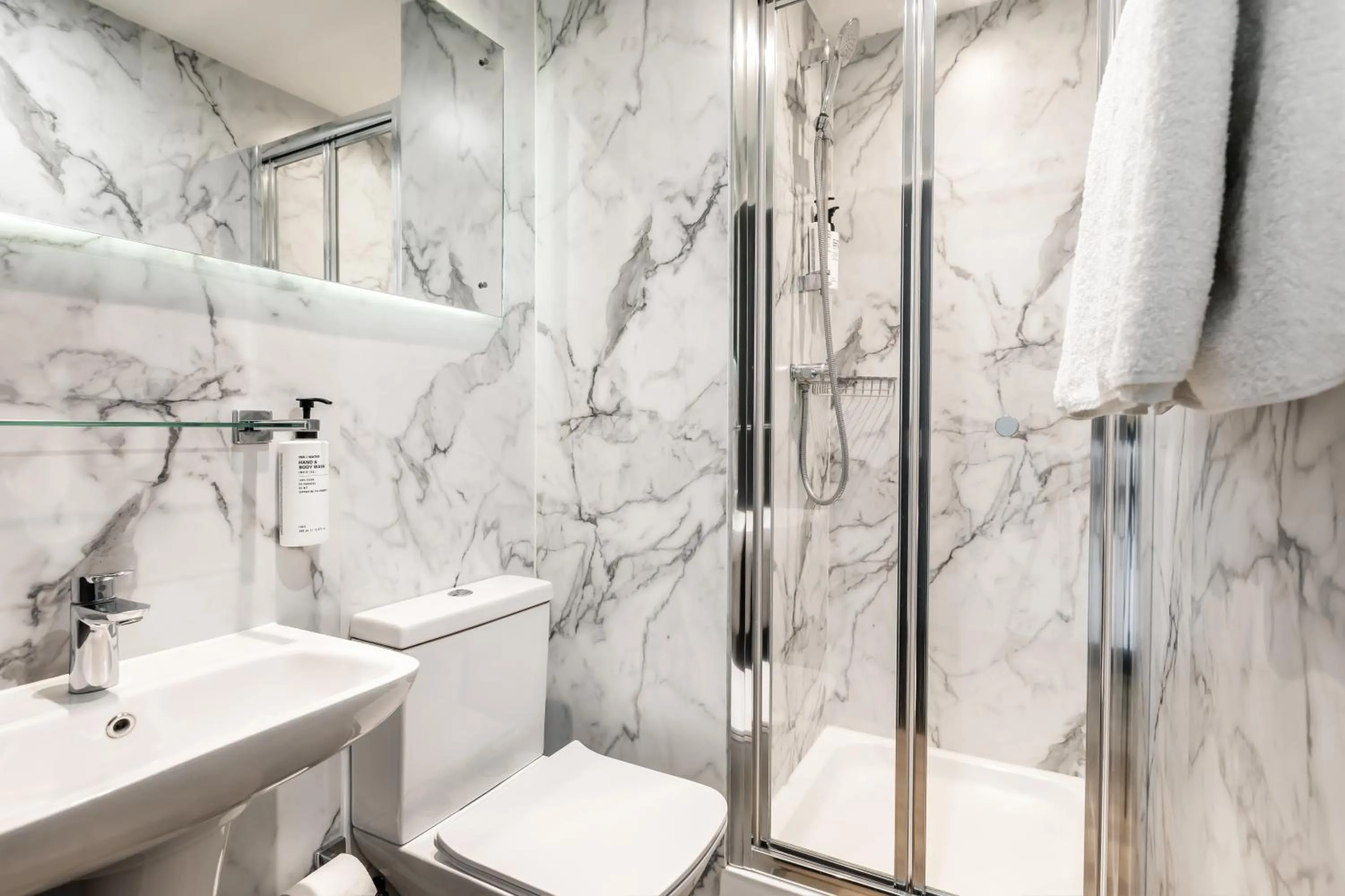 Shower in STG Hotel Oxford Street - formerly St Giles London Hotel