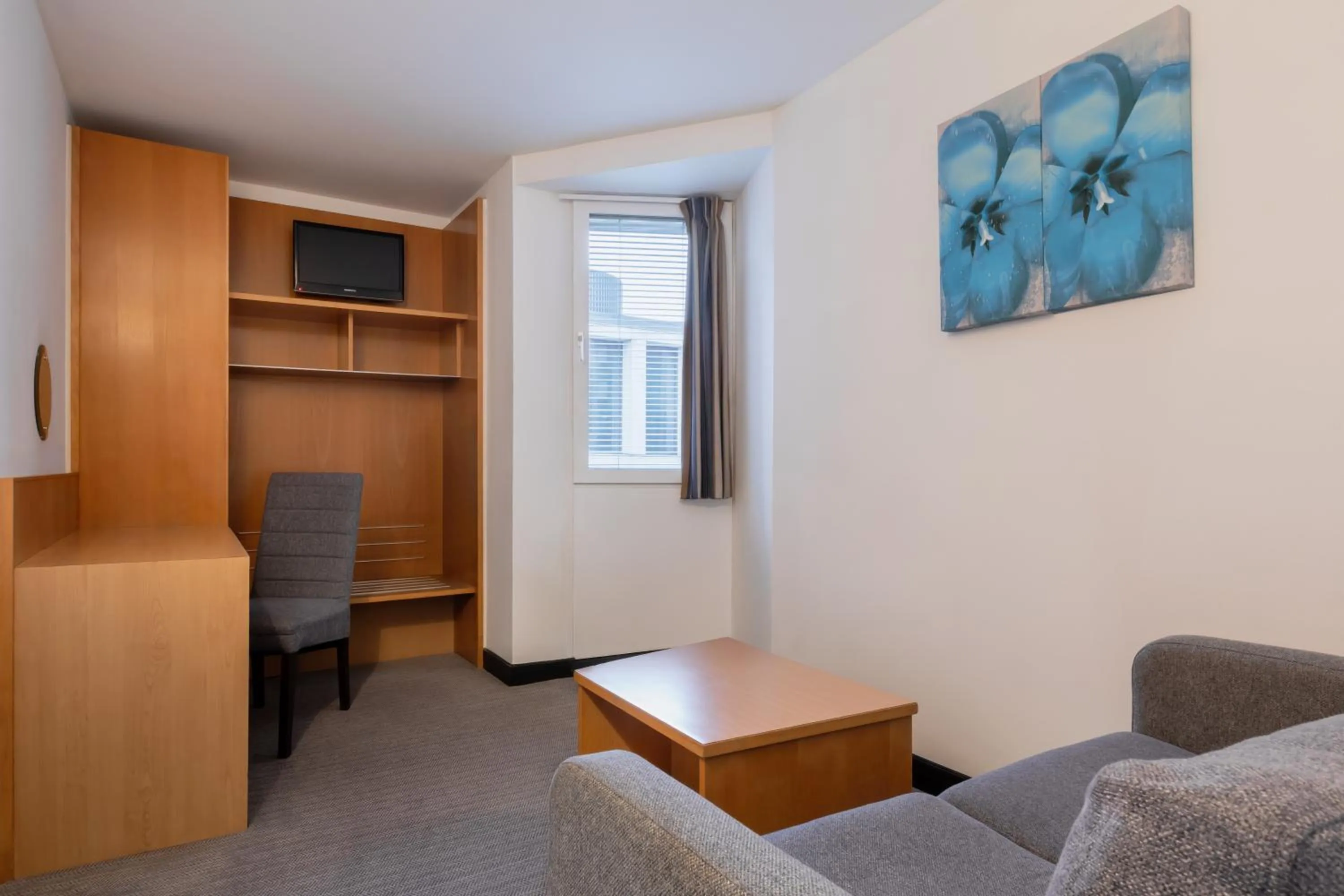 TV and multimedia in STG Hotel Oxford Street - formerly St Giles London Hotel