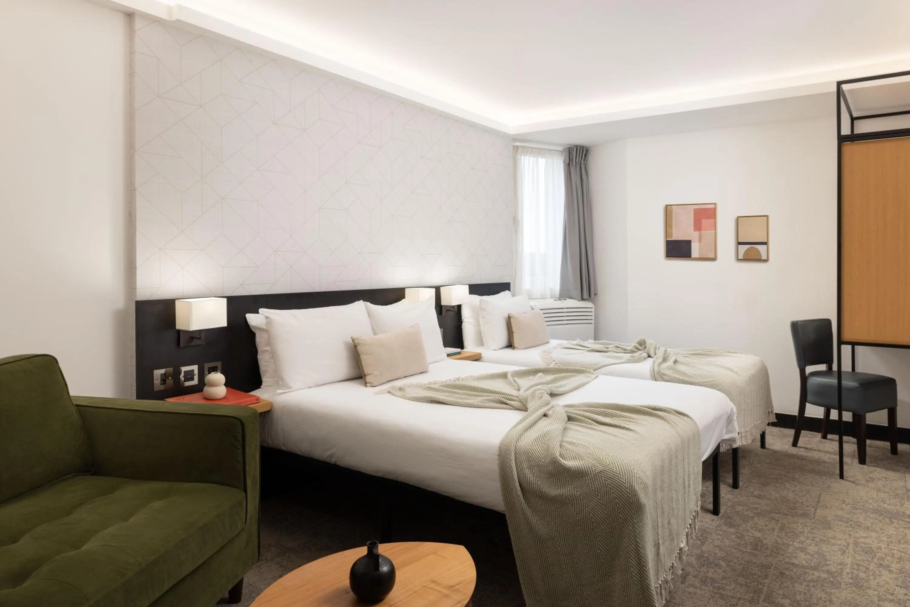 Bed in St Giles London – A St Giles Hotel