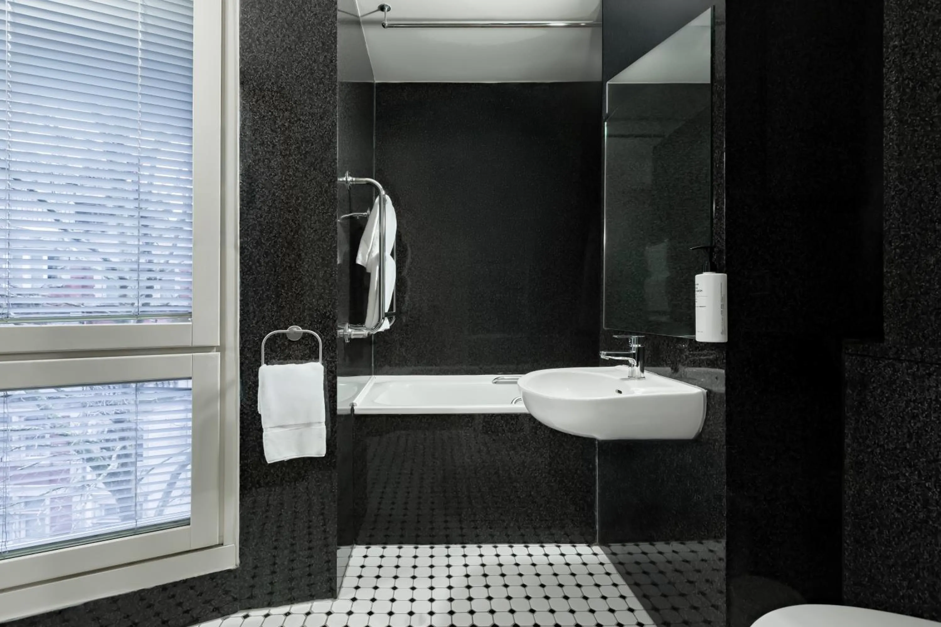 Shower in STG Hotel Oxford Street - formerly St Giles London Hotel