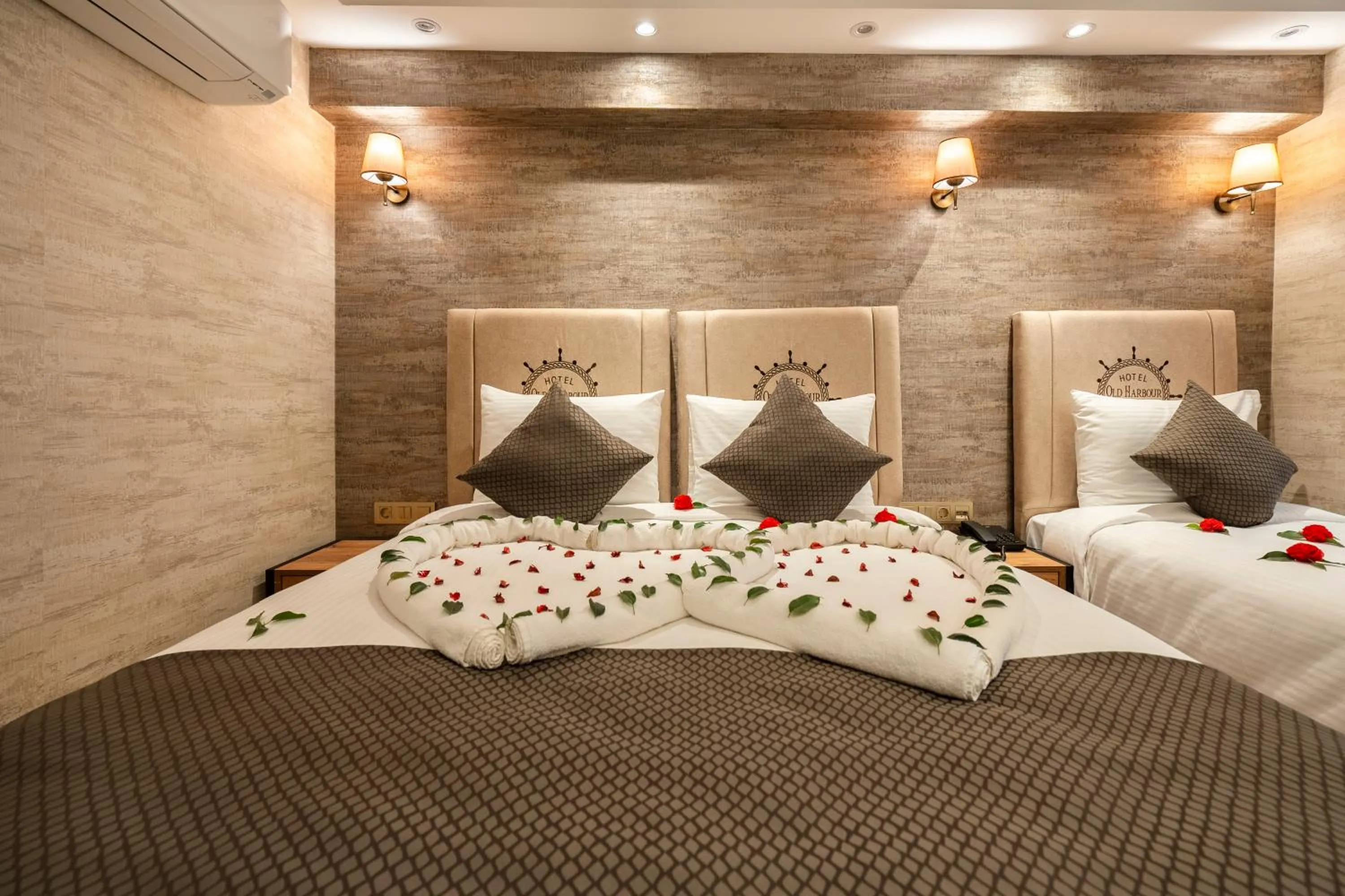 Bed in Old Harbour Hotel istanbul