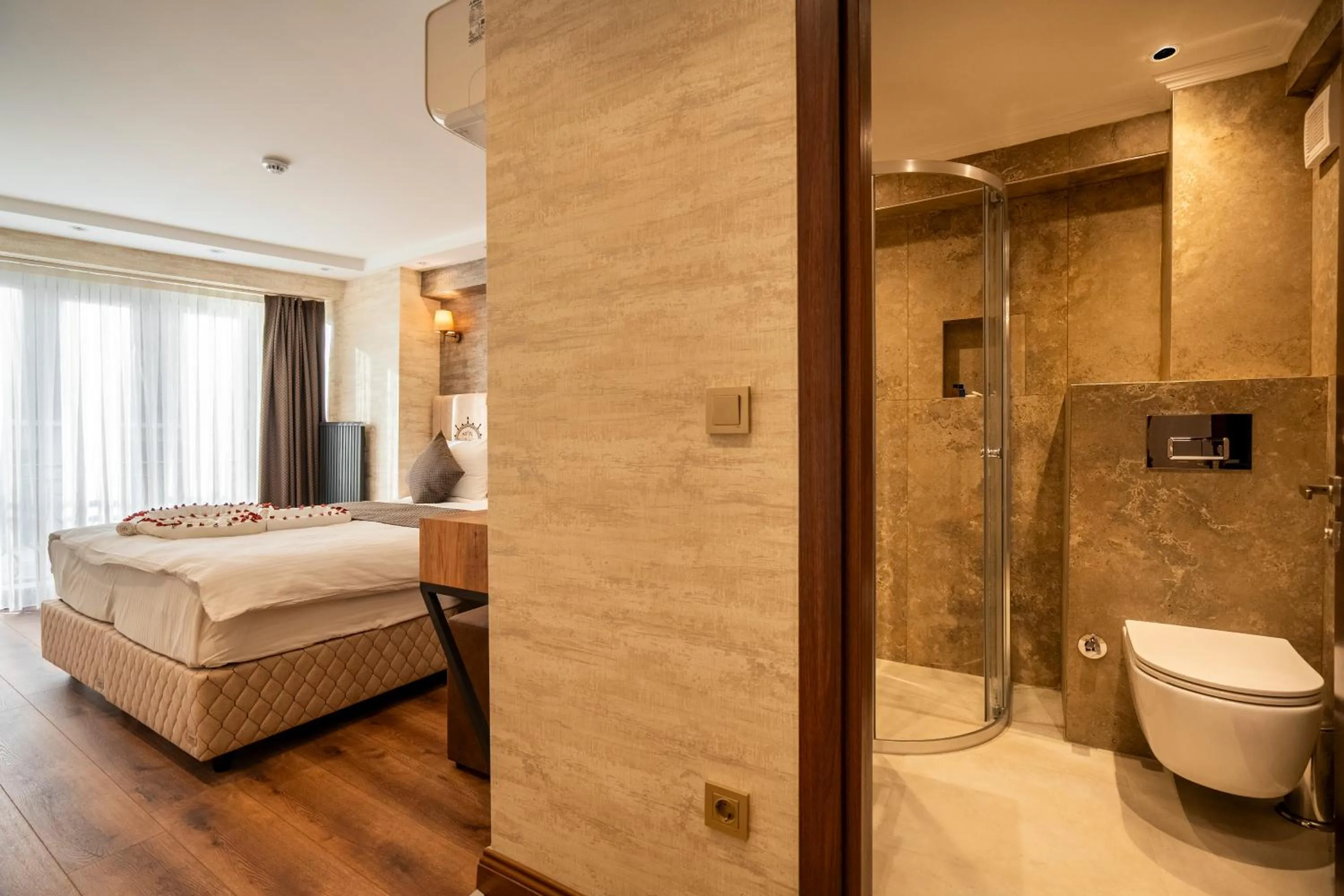 Bed in Old Harbour Hotel istanbul