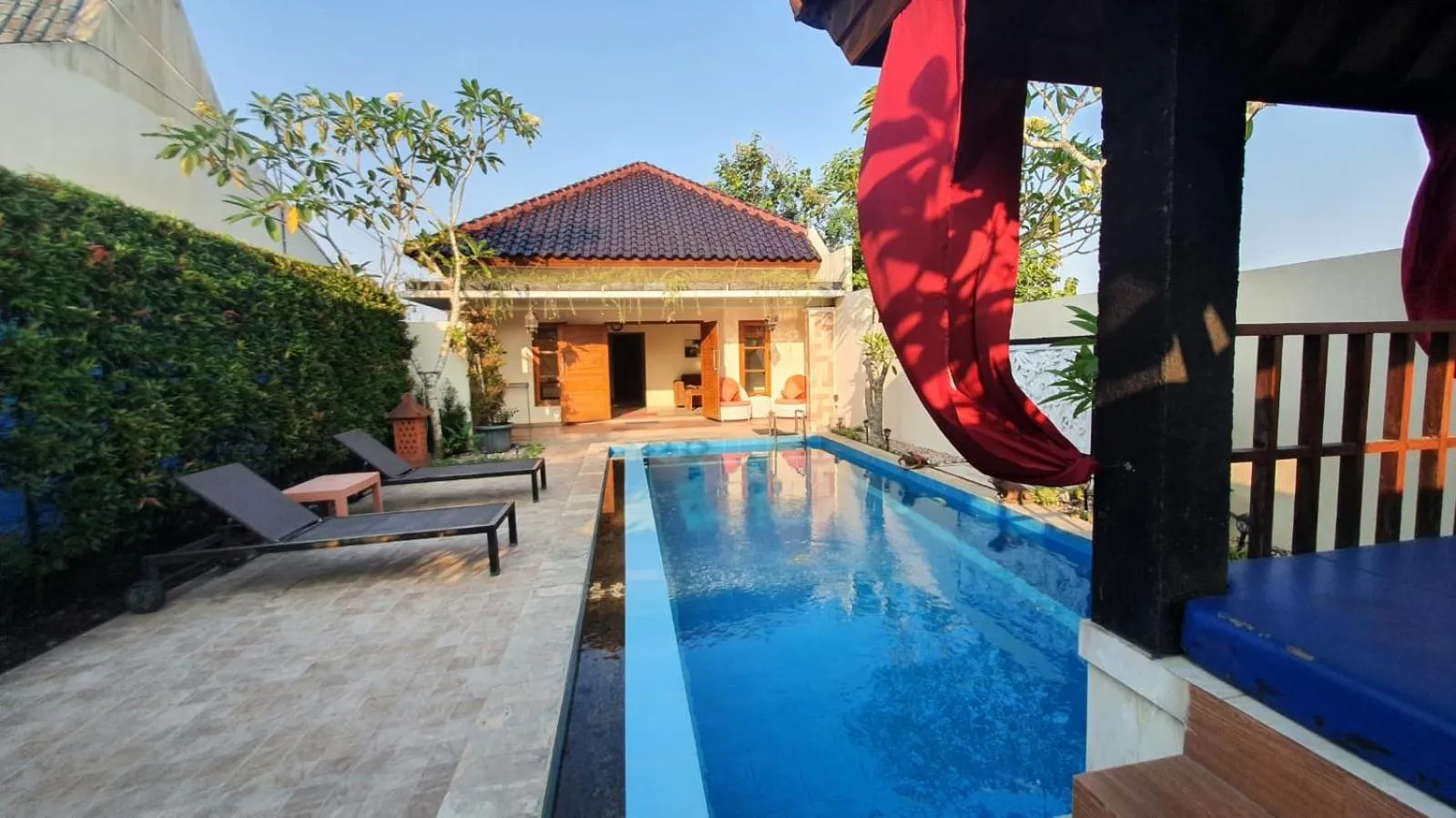 Swimming pool in Rosseno Villa