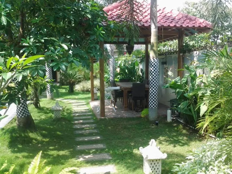 Property building in Rosseno Villa