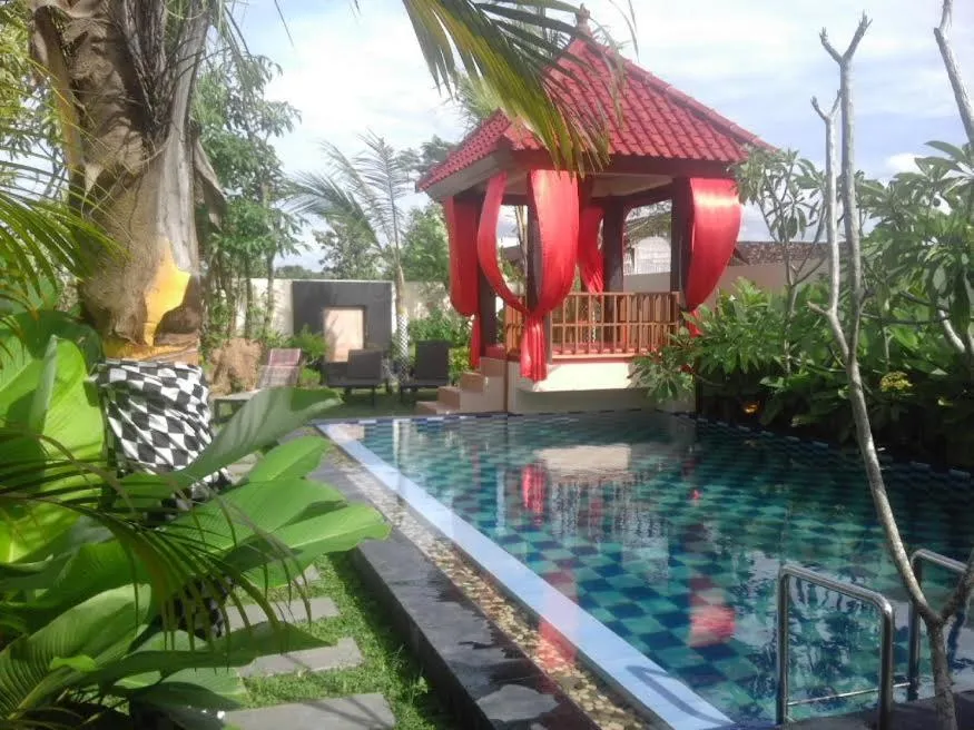 Swimming pool in Rosseno Villa
