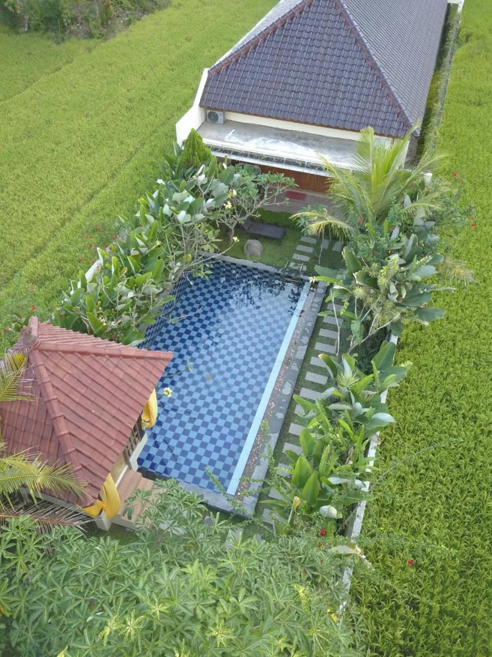 Property building in Rosseno Villa