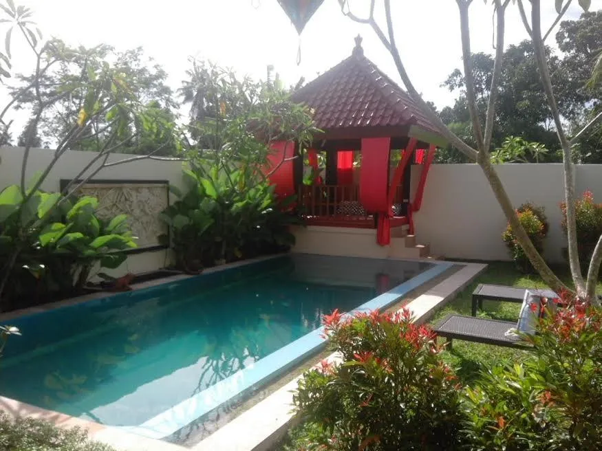 Garden in Rosseno Villa