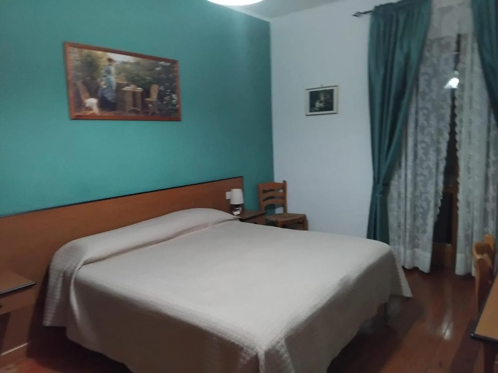 Inner courtyard view, Bed in Hotel Turano