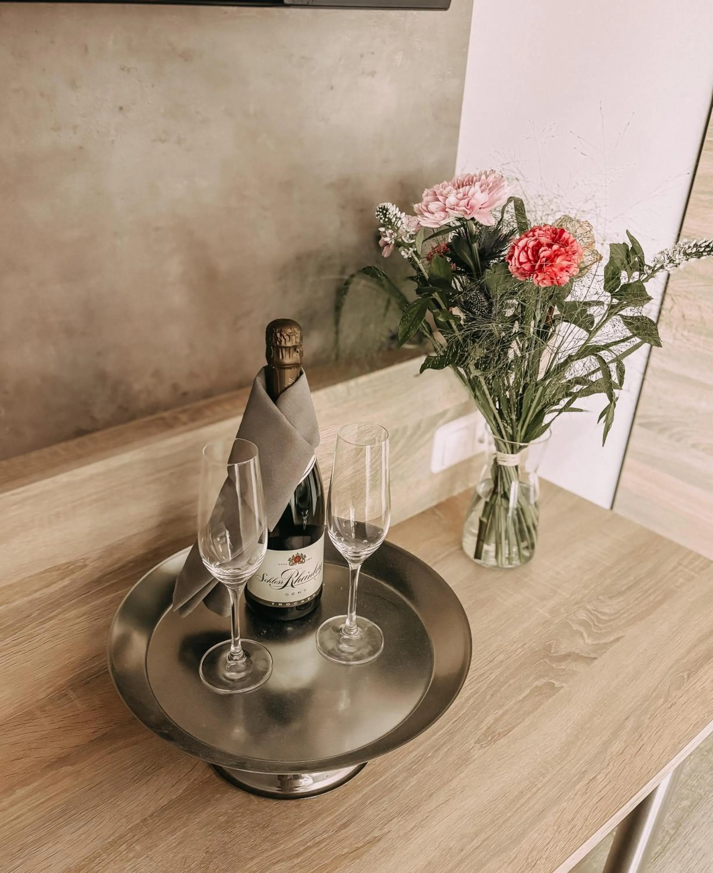 Food and drinks in Komm' In Hotel