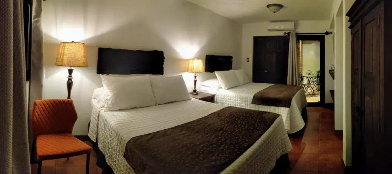 Standard Double Room with Two Double Beds in Hotel Posada de la Luna Standard Double Room with Two Double Beds in Hotel Posada de la Luna