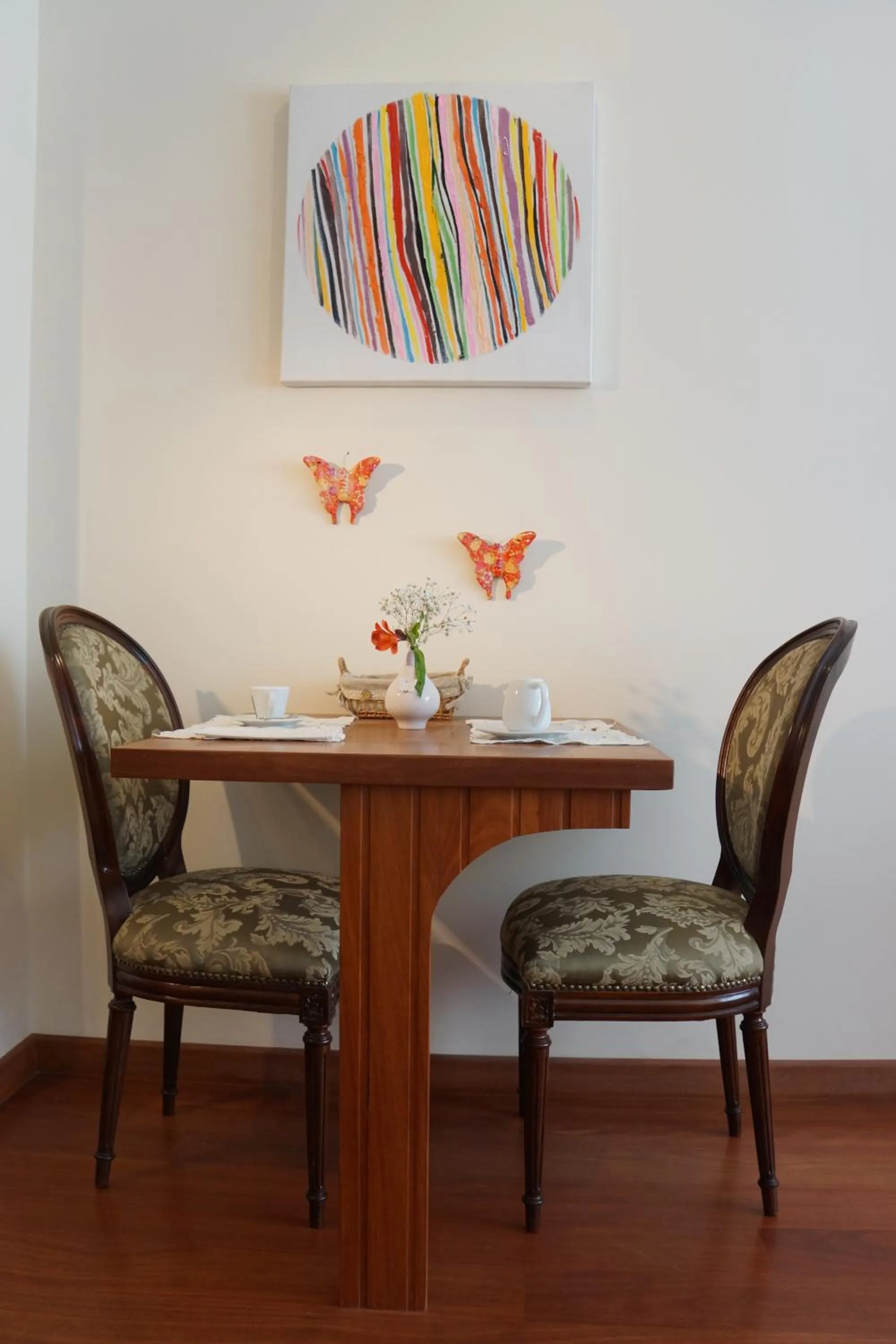 Seating area in Atrium Miraflores Hotel