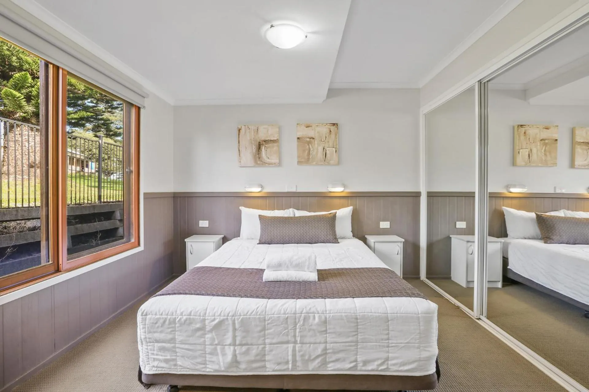 Bed in Kiama Harbour Cabins