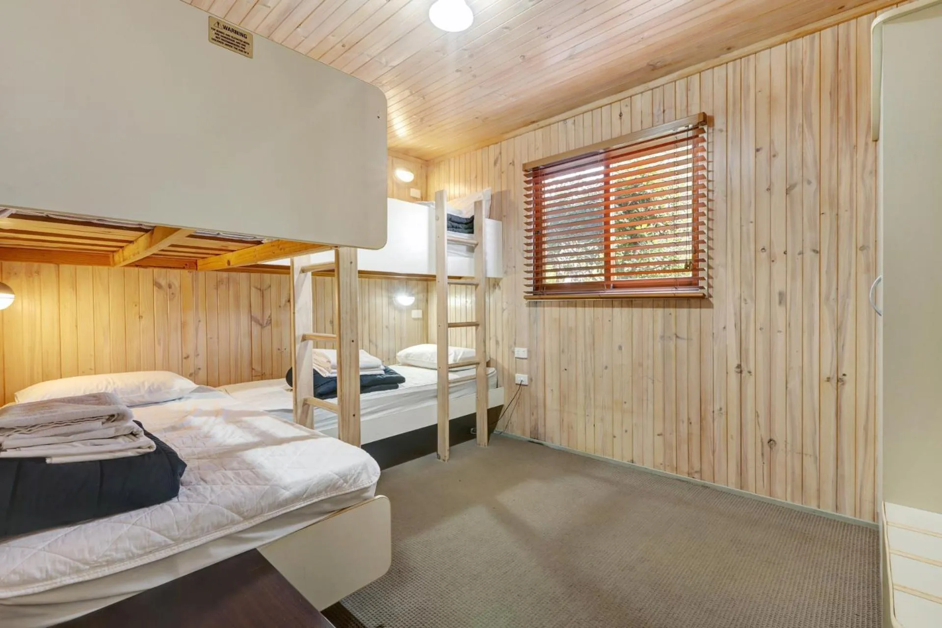 Bed in Kiama Harbour Cabins