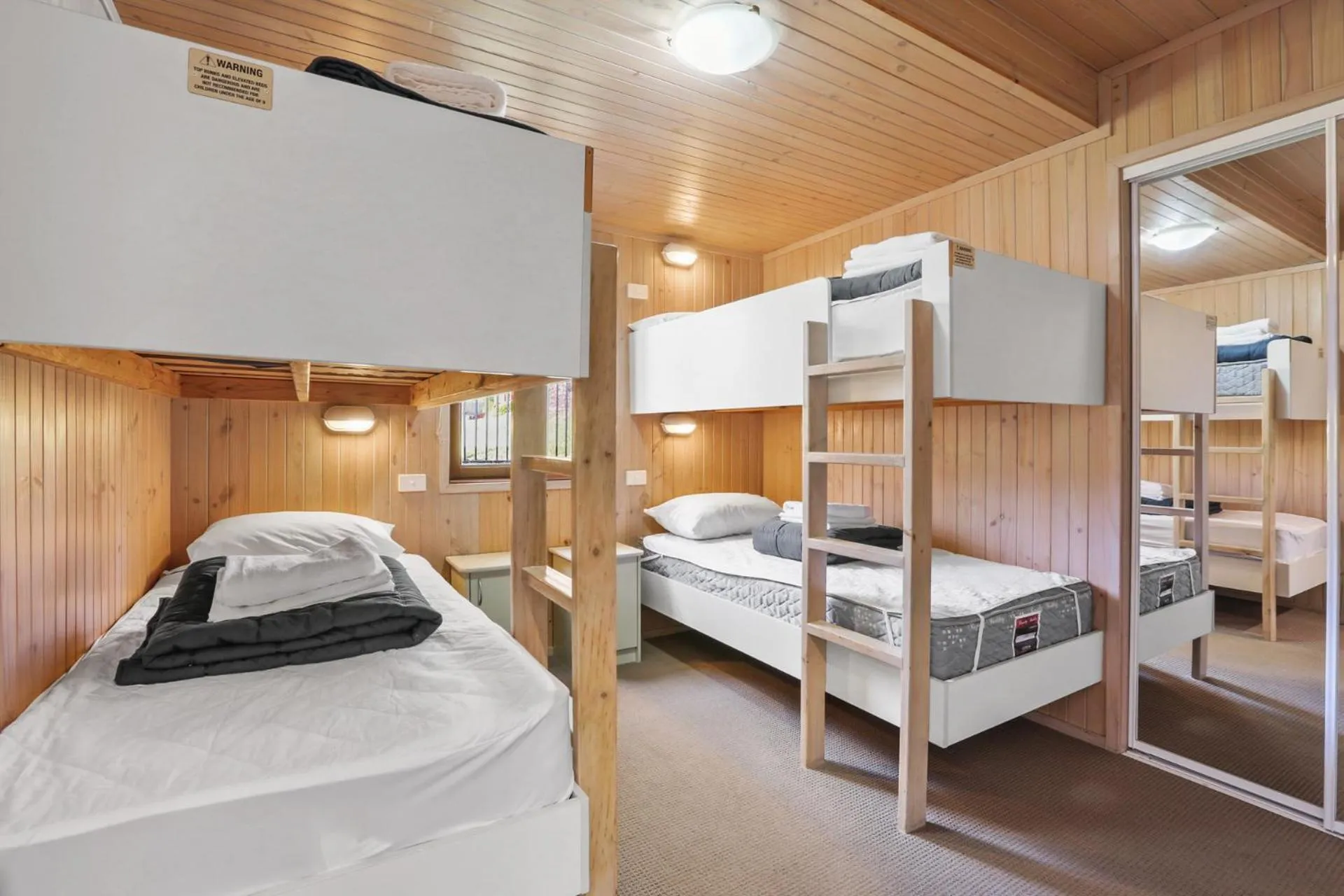 Bed in Kiama Harbour Cabins