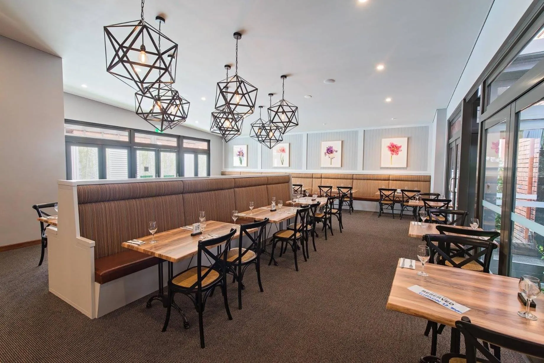 Restaurant/places to eat in The George Hotel Bathurst