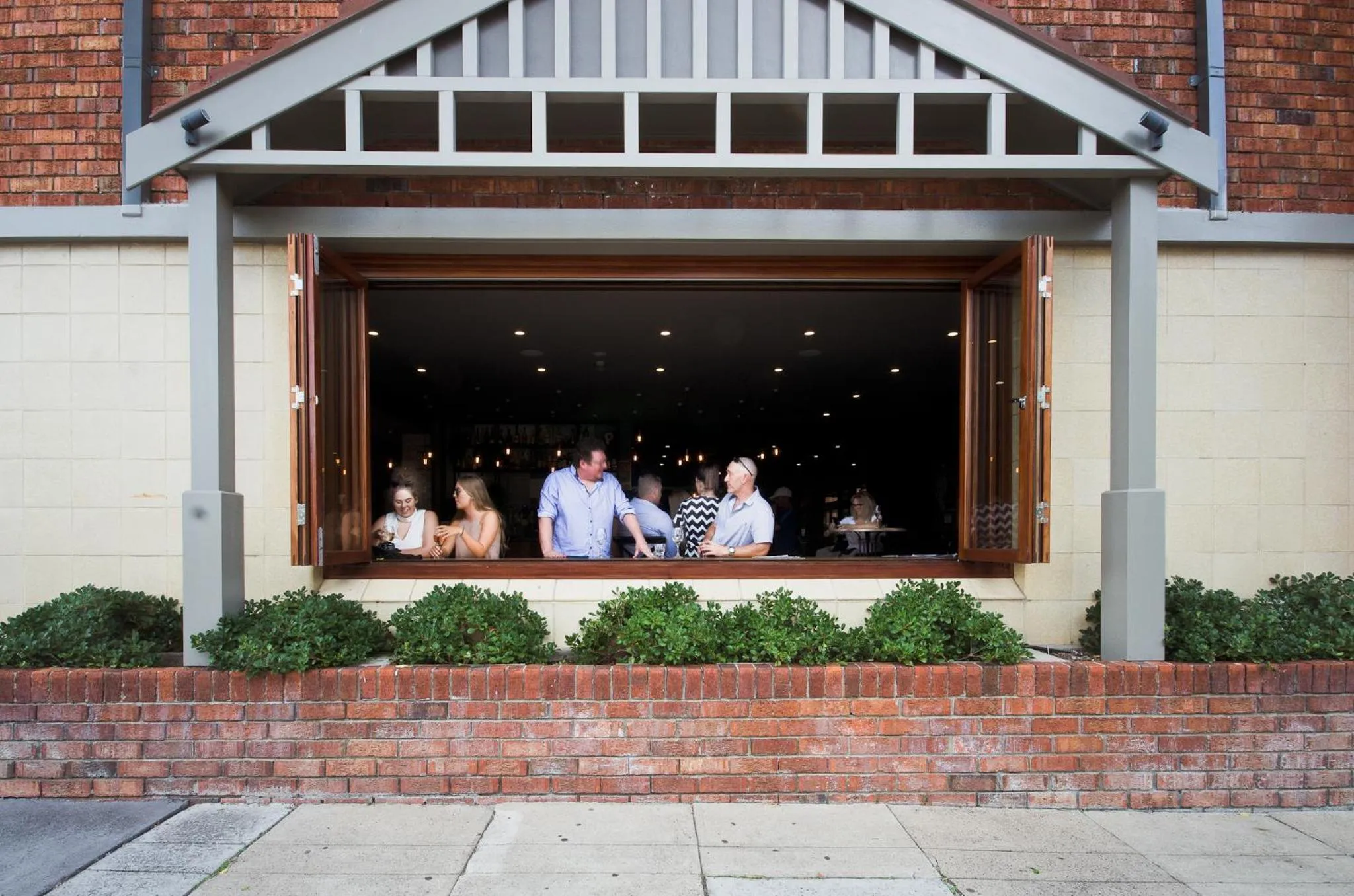 Facade/entrance in The George Hotel Bathurst