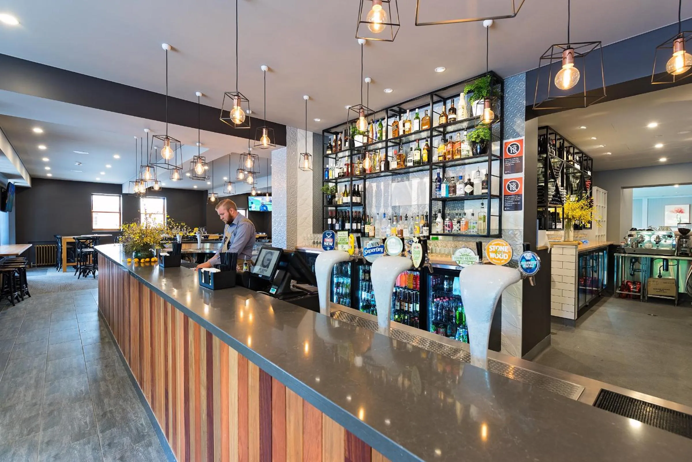 Lounge or bar in The George Hotel Bathurst