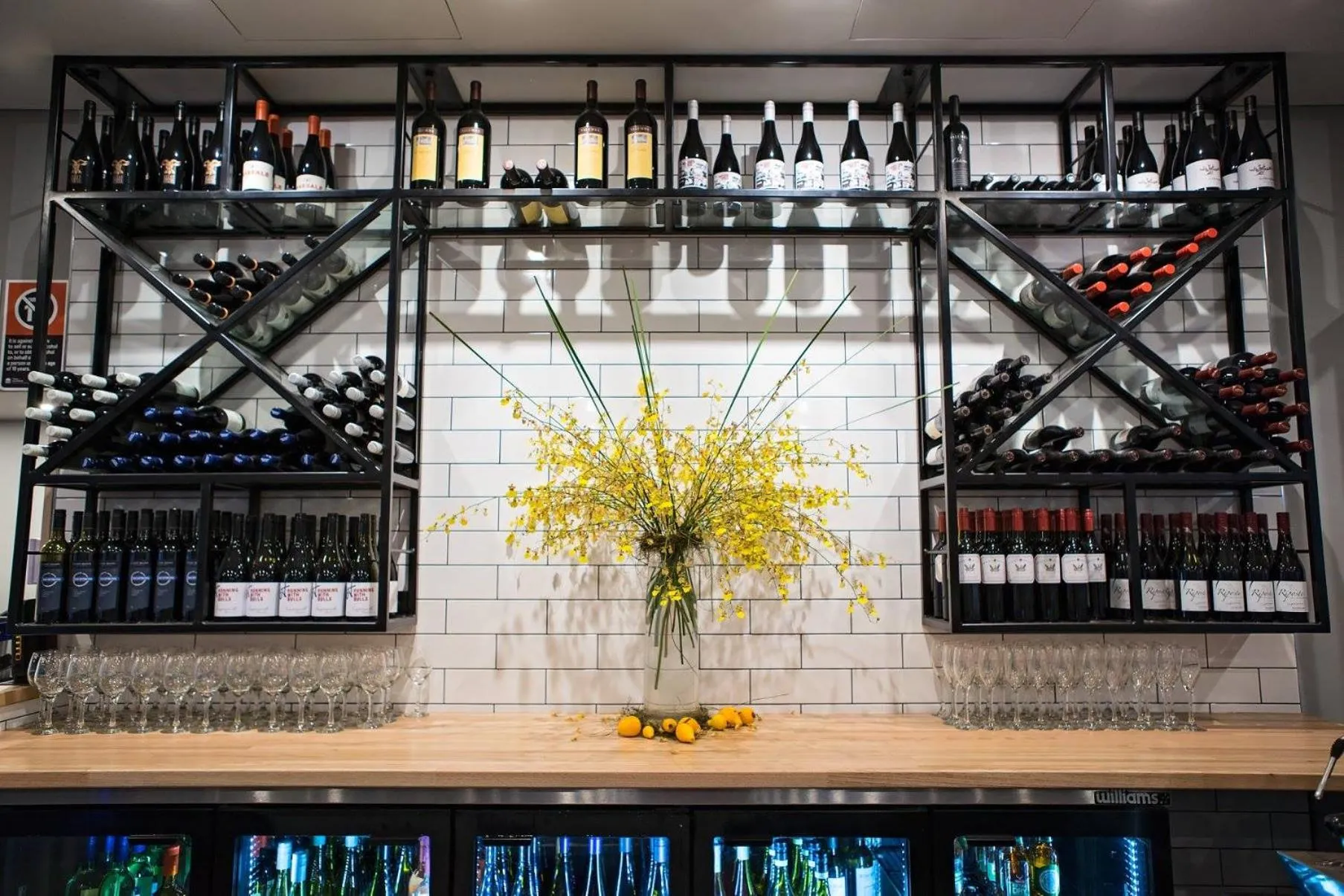 Lounge or bar in The George Hotel Bathurst