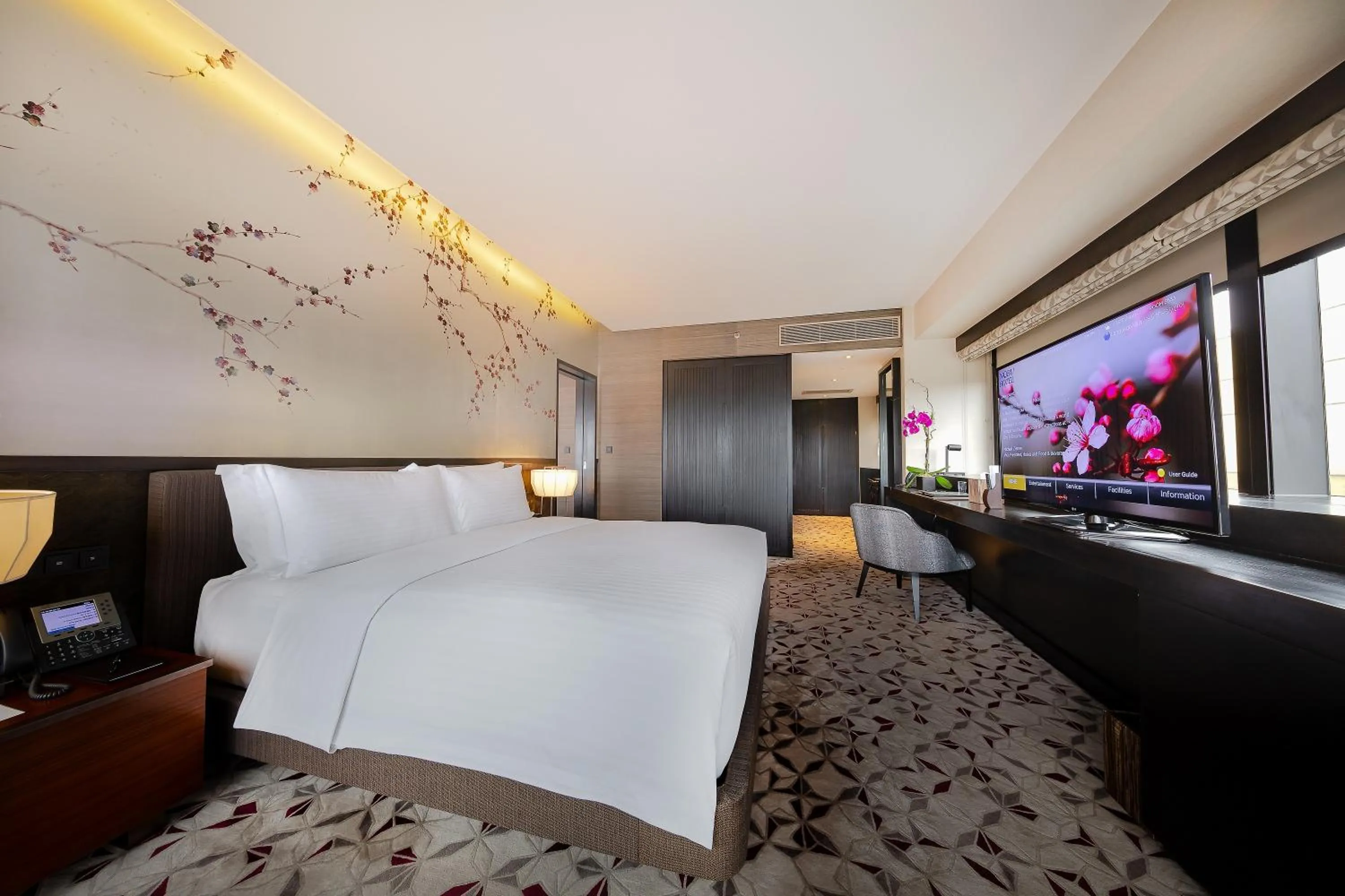 Bedroom, Bed in City of Dreams - Nobu Hotel Manila