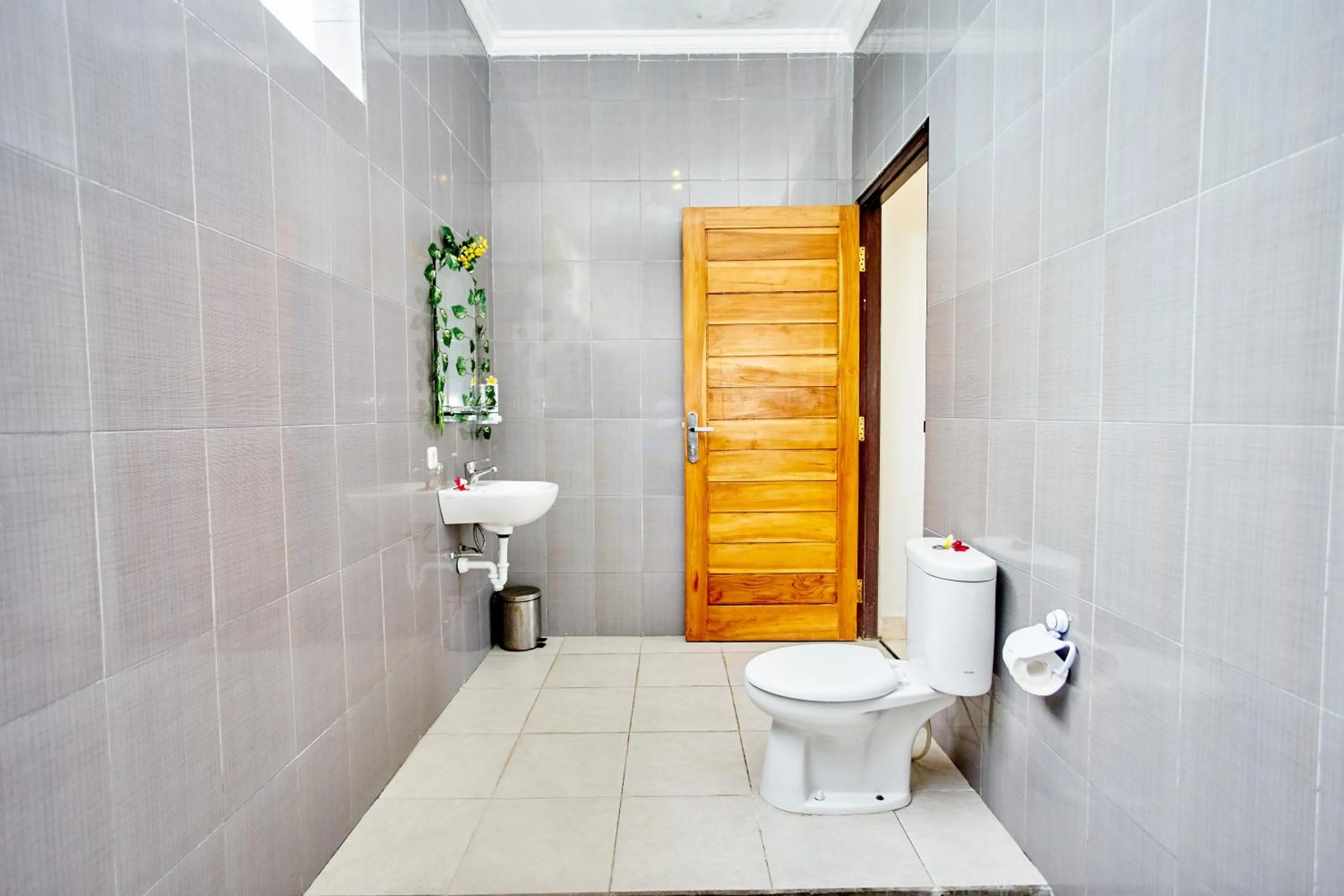 Bathroom in Nyuh Gading Home Stay