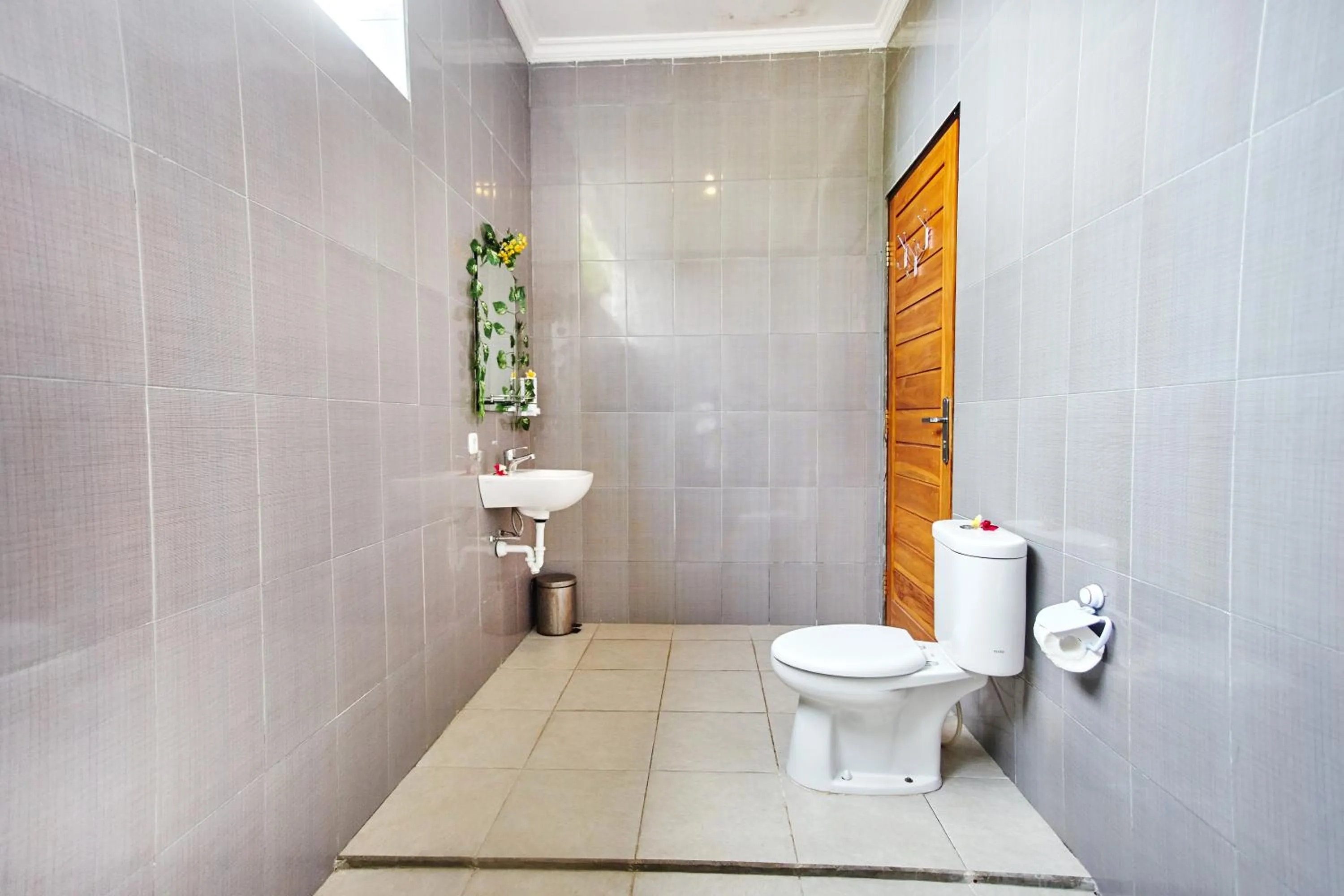 Bathroom in Nyuh Gading Home Stay