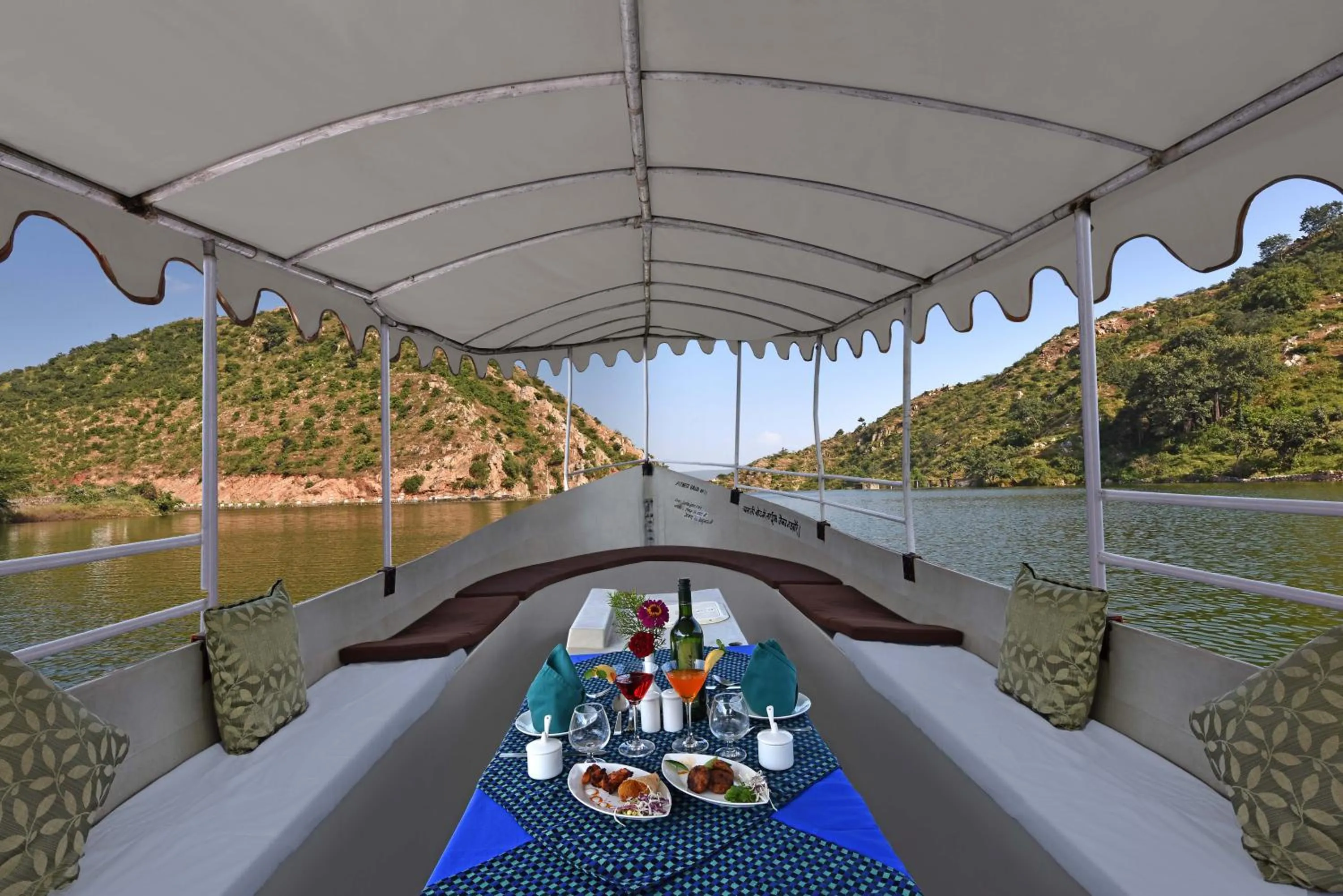 Food and drinks in Kumbhalgarh Safari Camp by Trulyy