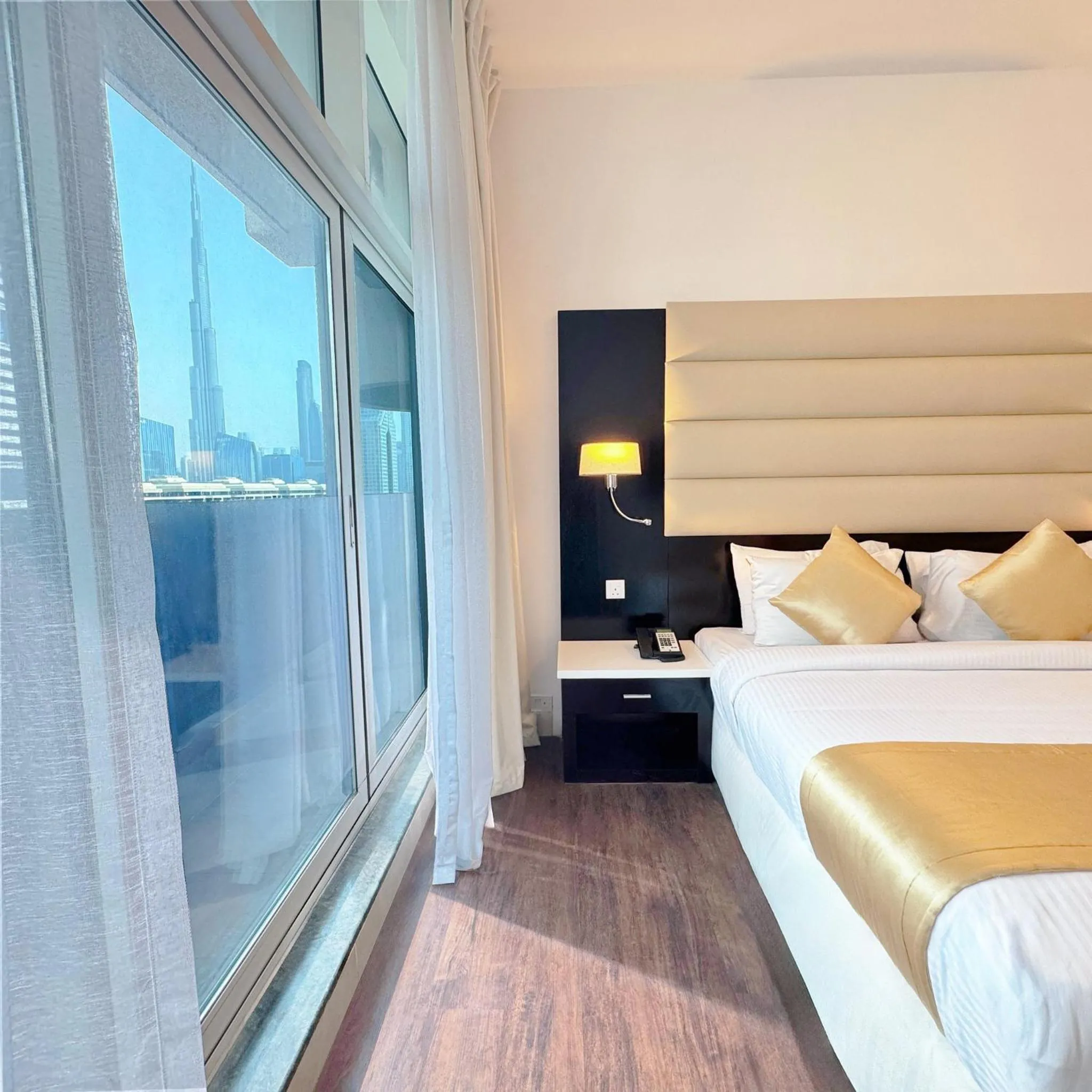 View (from property/room), Bed in Emirates Grand Hotel