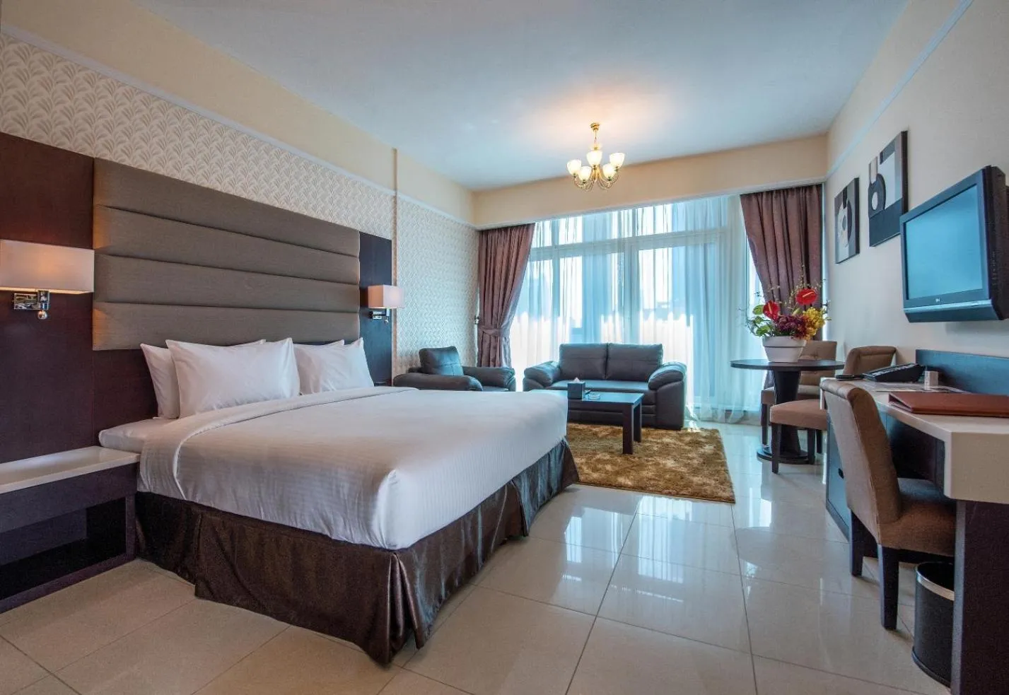 Bedroom, Bed in Emirates Grand Hotel