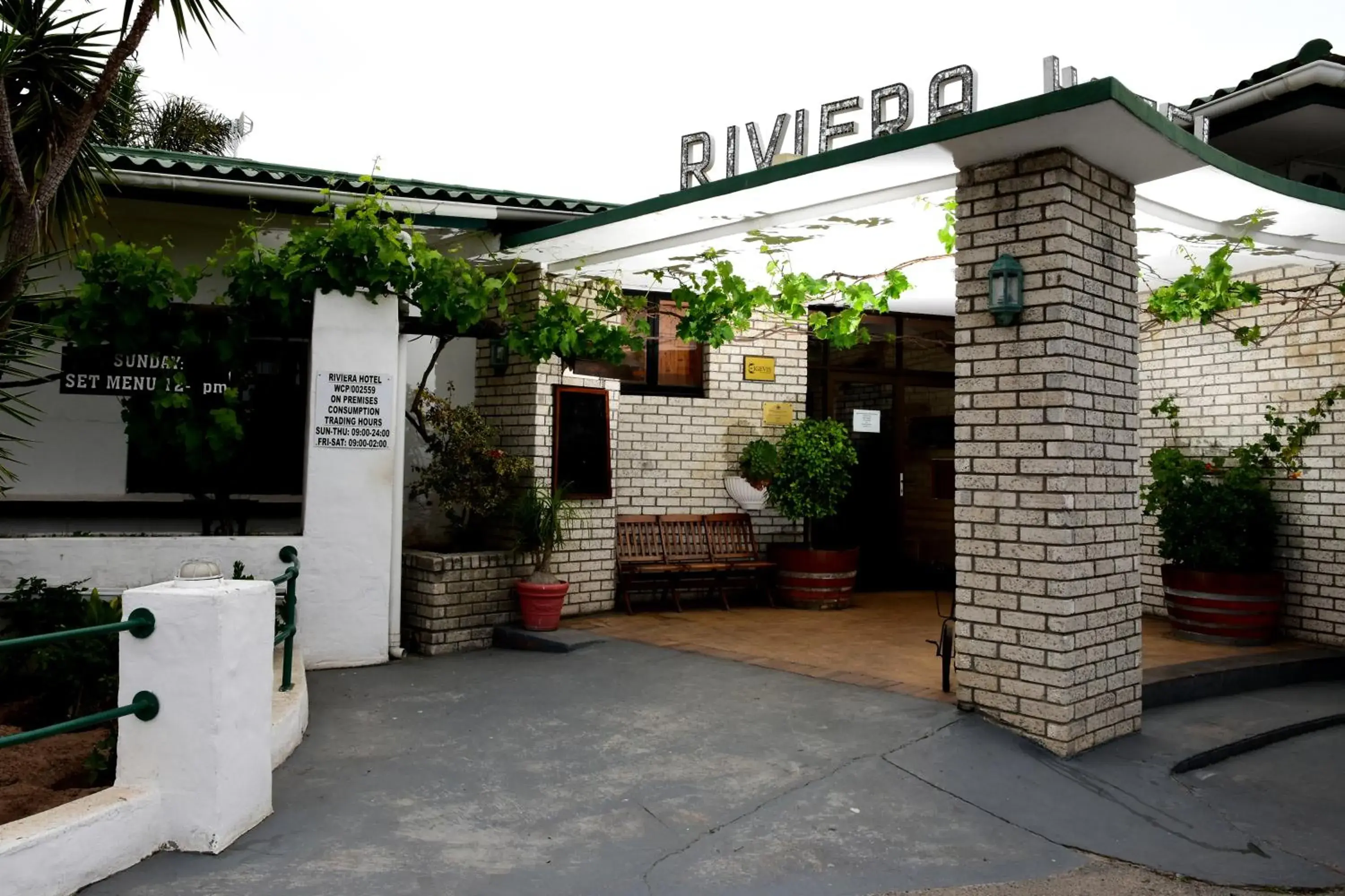 Facade/entrance in Riviera Hotel & Chalets Facade/entrance in Riviera Hotel & Chalets
