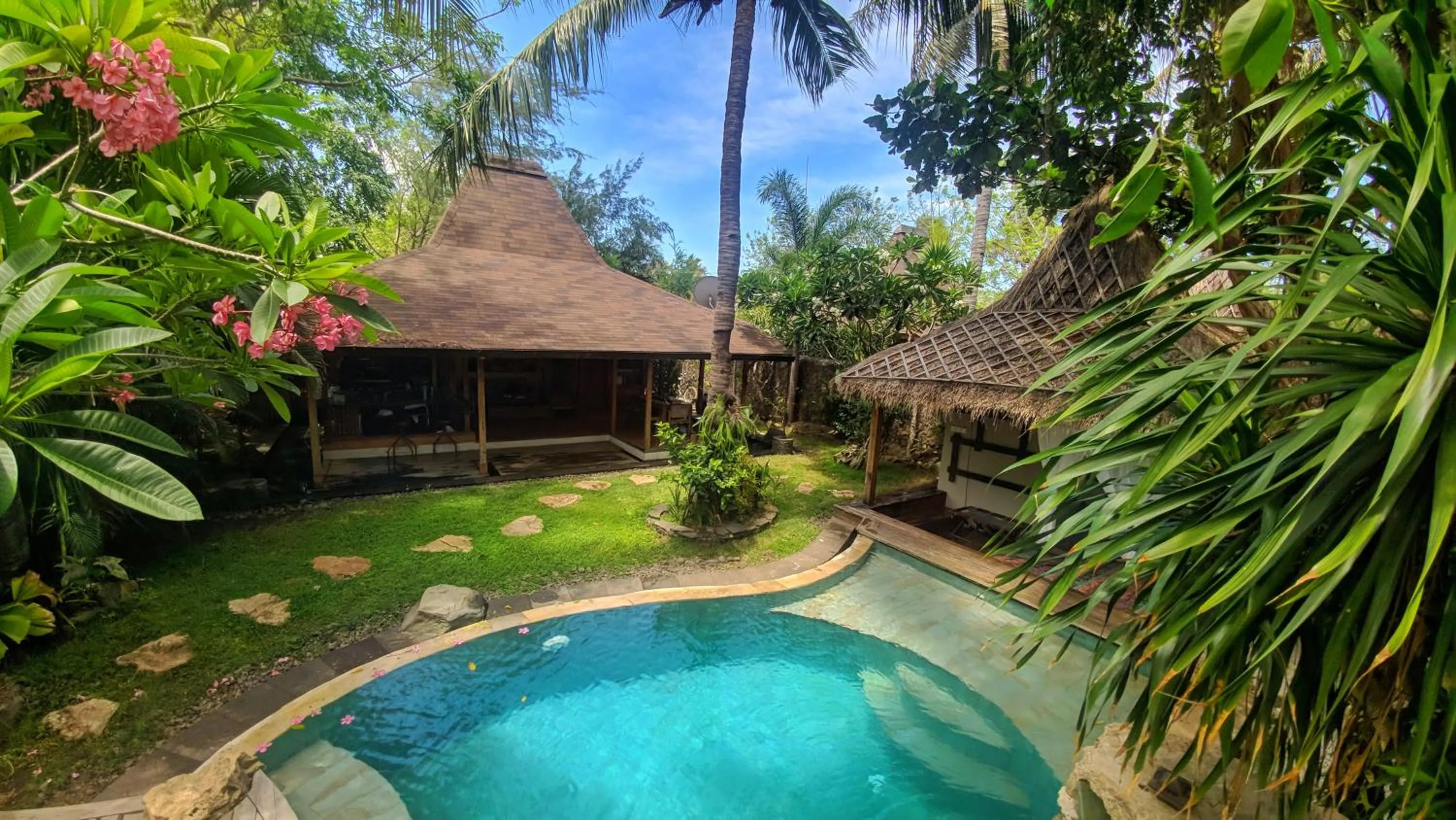 Swimming pool in Villa Bhuvana with private swimming pool