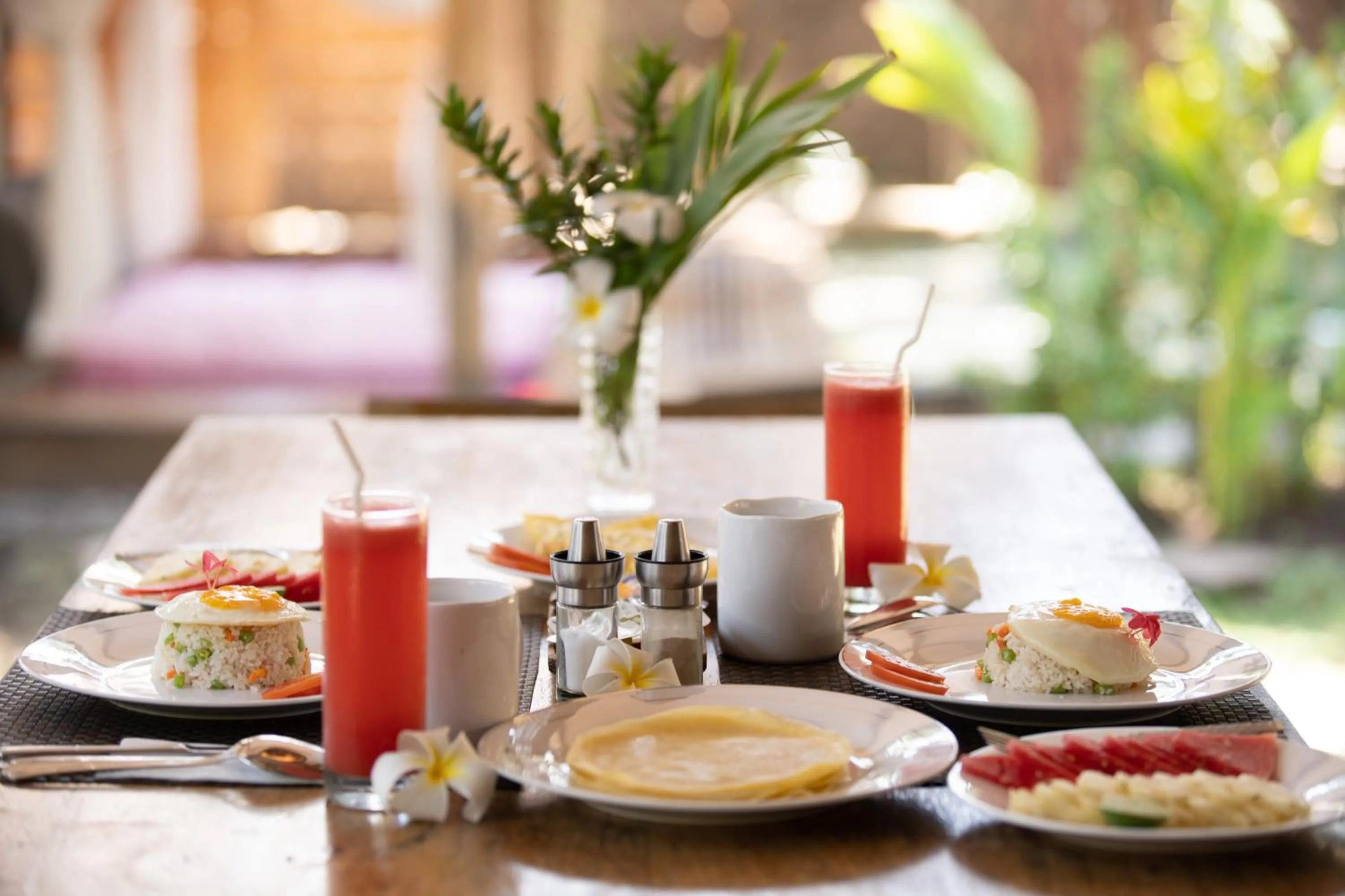 Breakfast in Villa Bhuvana with private swimming pool