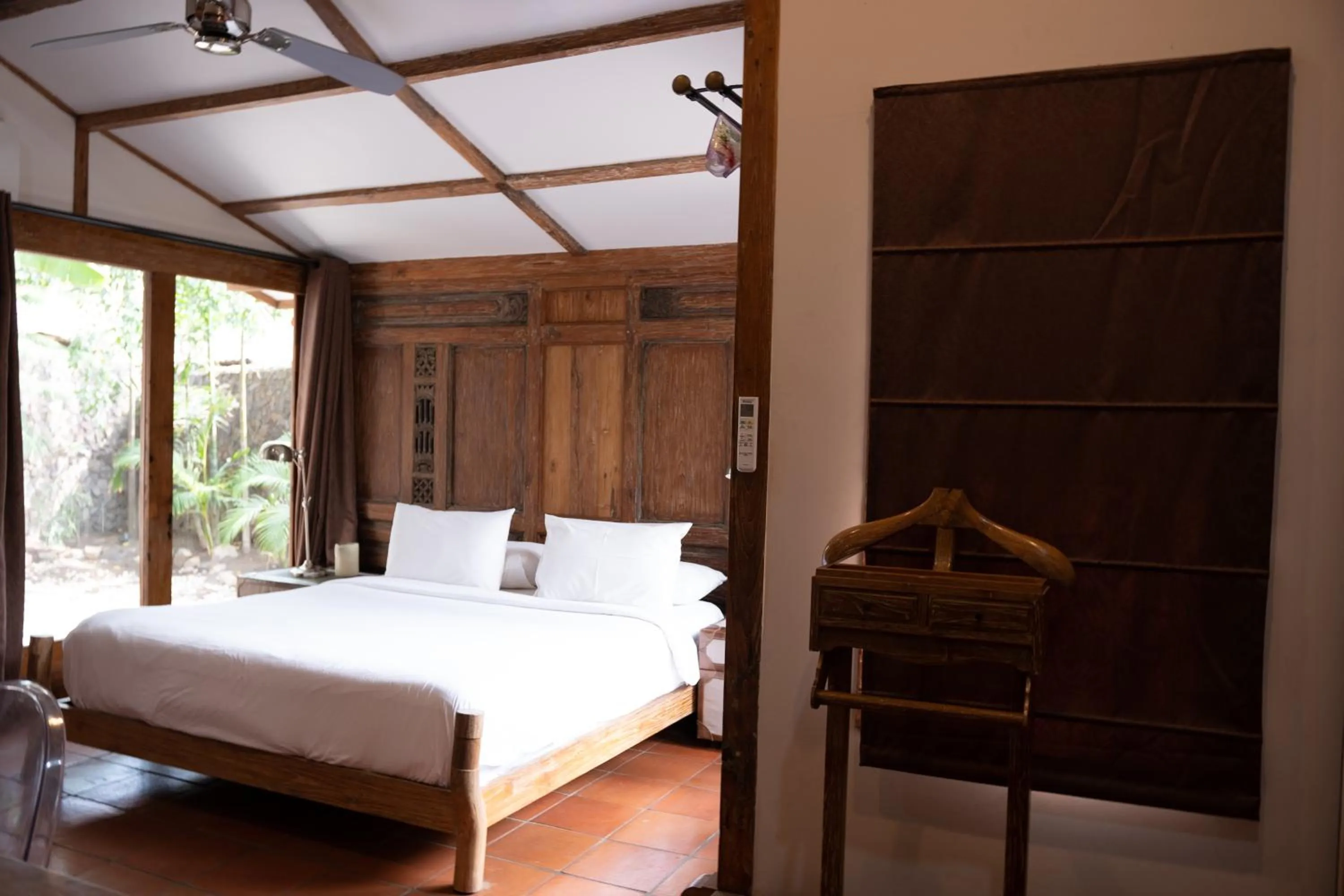 Photo of the whole room, Bed in Villa Bhuvana with private swimming pool